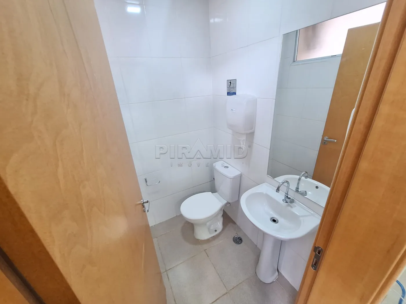 Alugar Comercial / Sala em Ribeir&atilde;o Preto R$ 1.900,00 - Foto 12