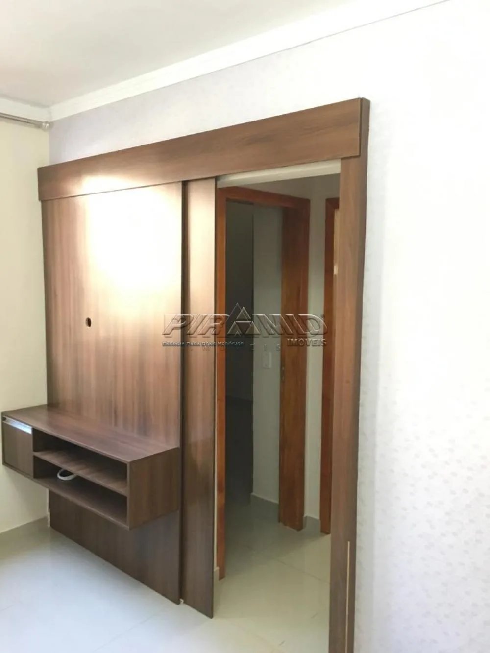 Alugar Apartamento / Padr&atilde;o em Ribeir&atilde;o Preto R$ 1.550,00 - Foto 1