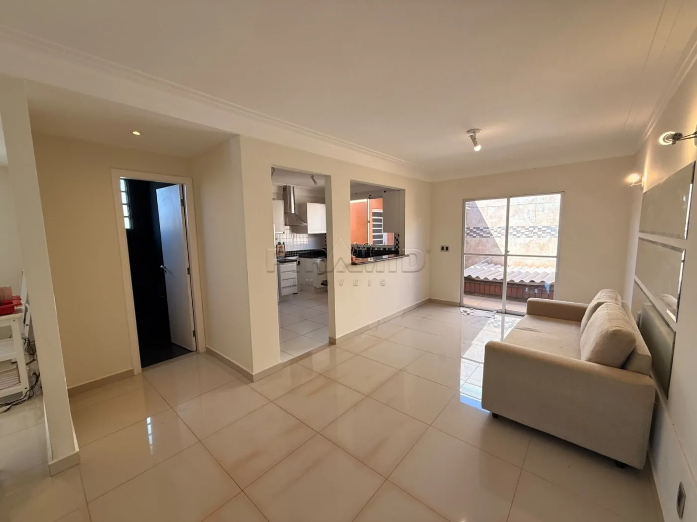 Alugar Casa / Condom&iacute;nio em Ribeir&atilde;o Preto R$ 4.300,00 - Foto 2
