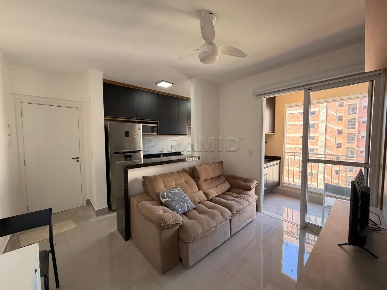 Alugar Apartamento / Padr&atilde;o em Ribeir&atilde;o Preto R$ 3.000,00 - Foto 2