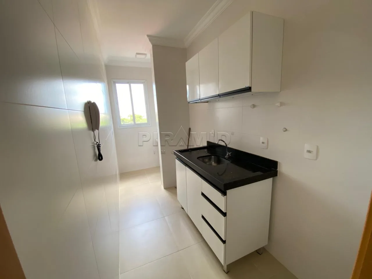 Alugar Apartamento / Padr&atilde;o em Ribeir&atilde;o Preto R$ 1.800,00 - Foto 7