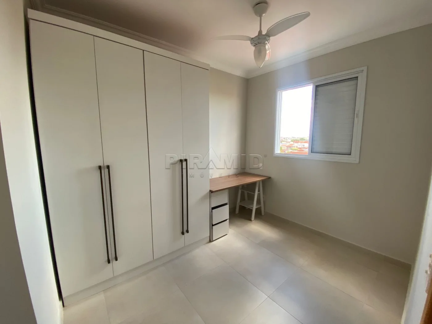 Alugar Apartamento / Padr&atilde;o em Ribeir&atilde;o Preto R$ 1.800,00 - Foto 13