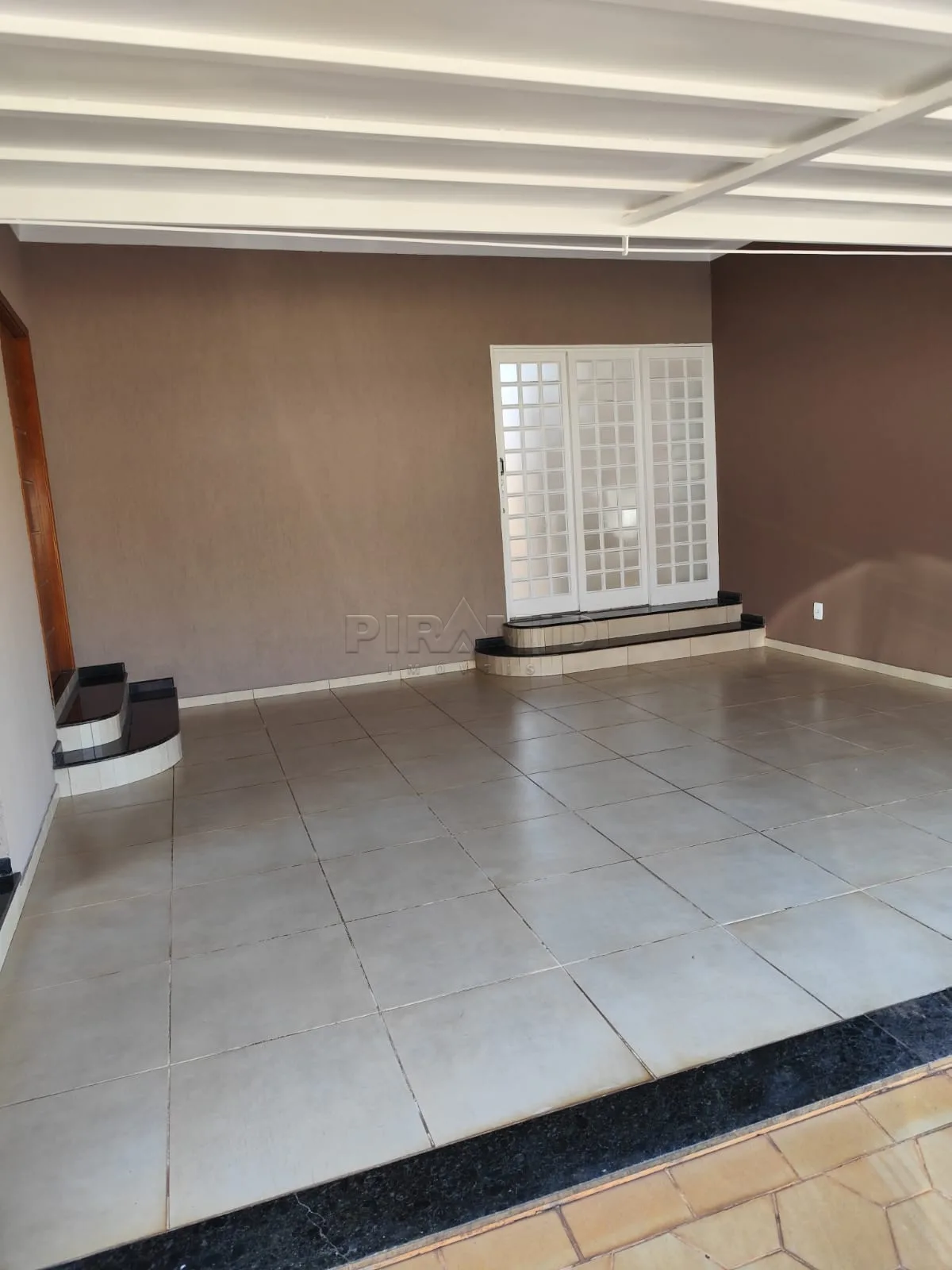 Alugar Casa / Padr&atilde;o em Ribeir&atilde;o Preto R$ 2.400,00 - Foto 1