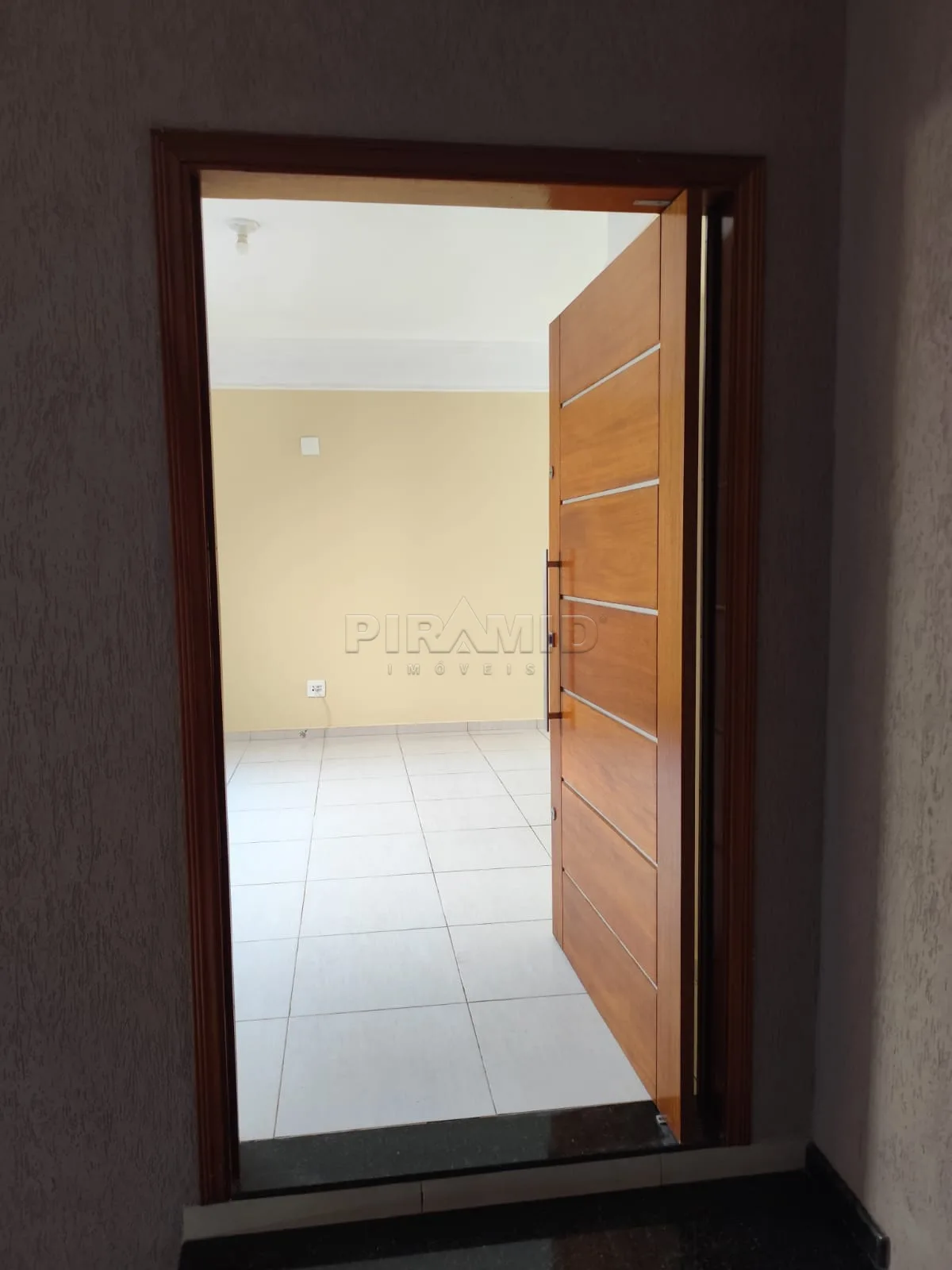 Alugar Casa / Padr&atilde;o em Ribeir&atilde;o Preto R$ 2.400,00 - Foto 2