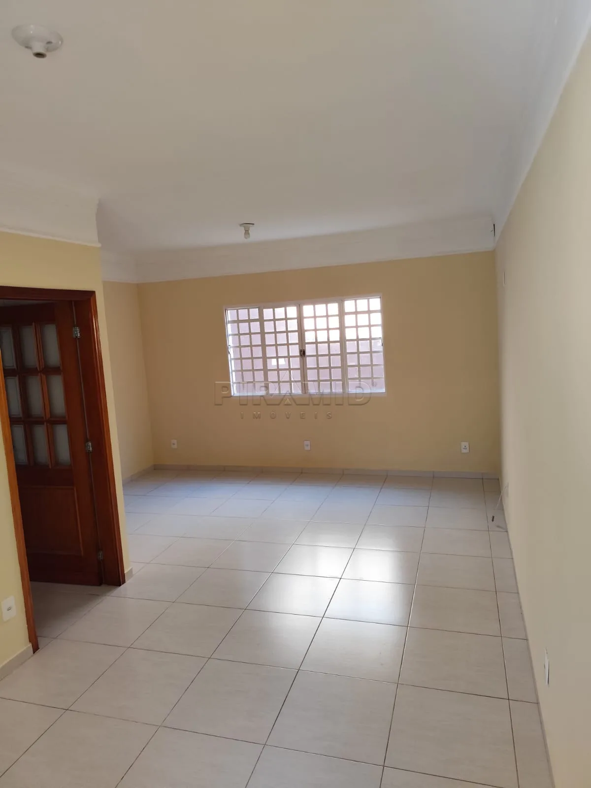 Alugar Casa / Padr&atilde;o em Ribeir&atilde;o Preto R$ 2.400,00 - Foto 3