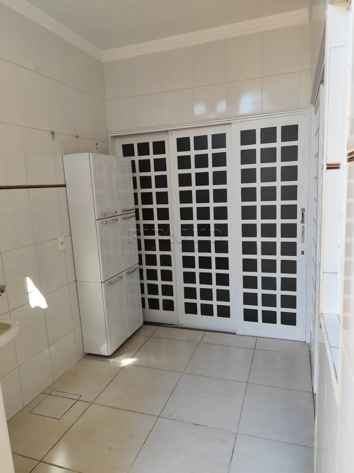 Alugar Casa / Padr&atilde;o em Ribeir&atilde;o Preto R$ 2.400,00 - Foto 14