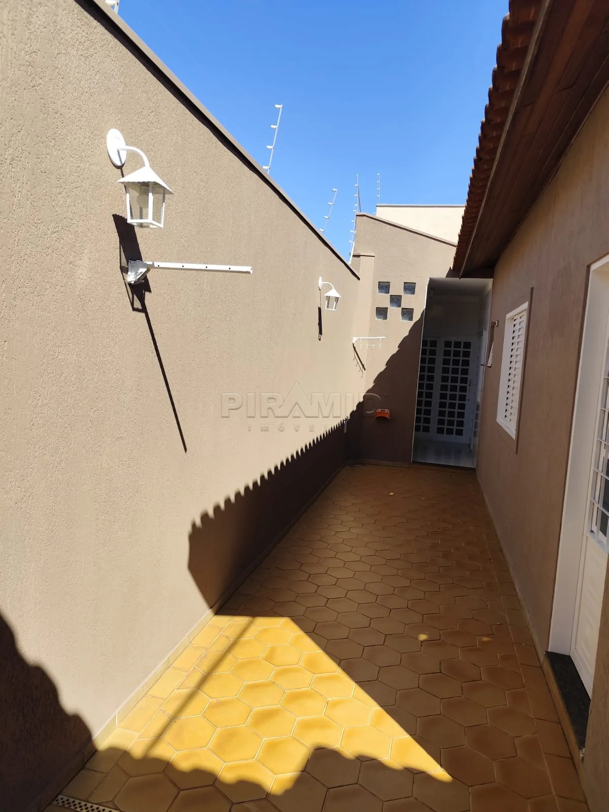 Alugar Casa / Padr&atilde;o em Ribeir&atilde;o Preto R$ 2.400,00 - Foto 18
