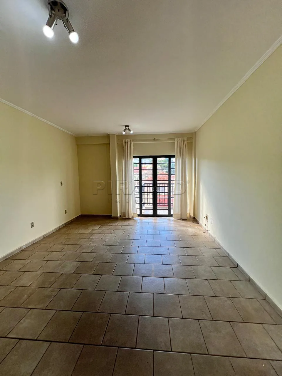 Alugar Apartamento / Padr&atilde;o em Ribeir&atilde;o Preto R$ 1.100,00 - Foto 1