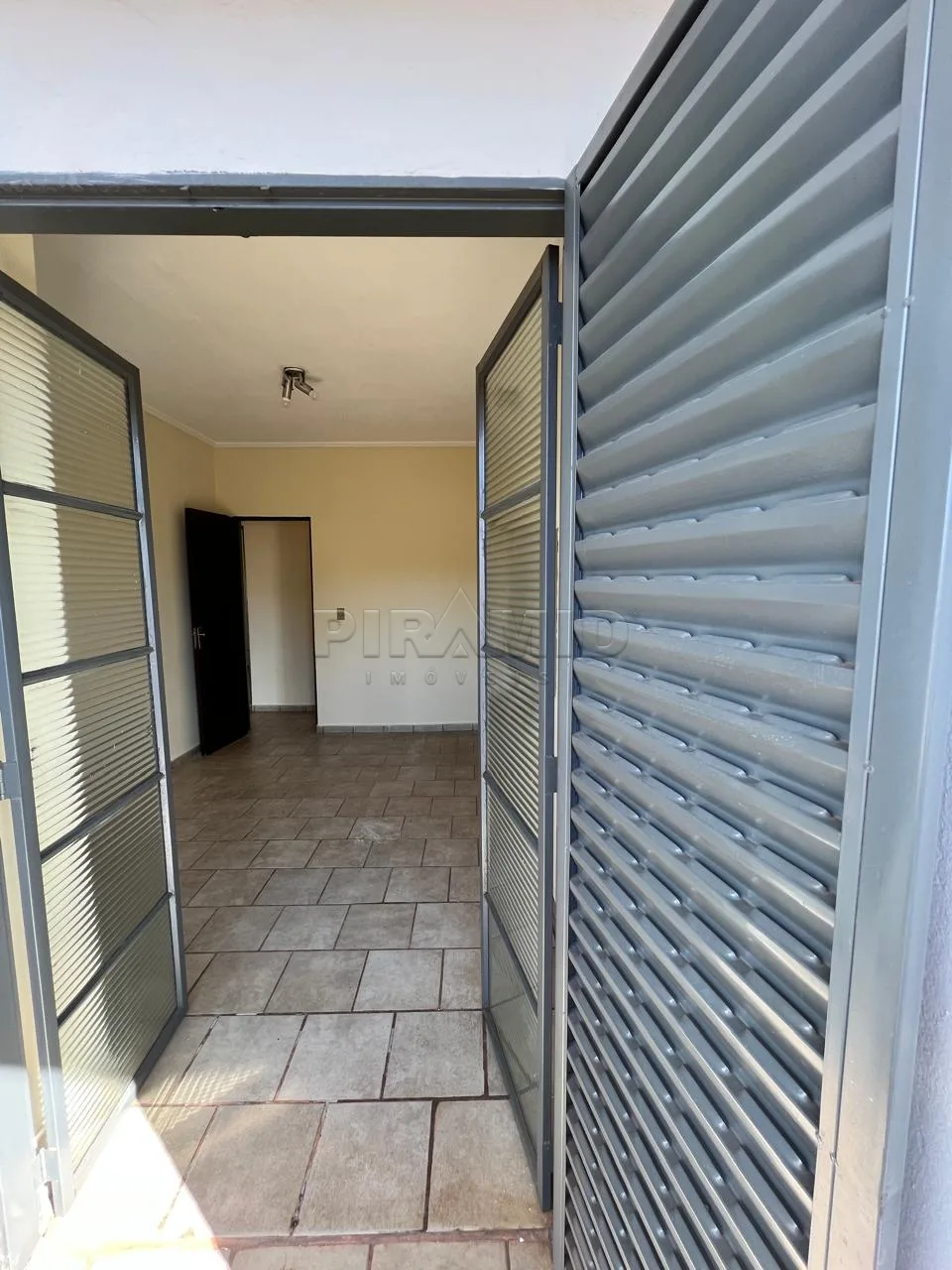 Alugar Apartamento / Padr&atilde;o em Ribeir&atilde;o Preto R$ 1.100,00 - Foto 14