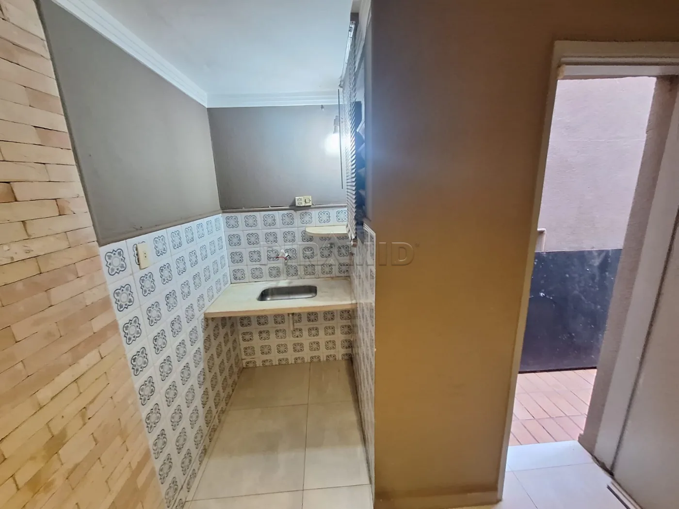 Alugar Comercial / Casa em Ribeir&atilde;o Preto R$ 2.000,00 - Foto 6