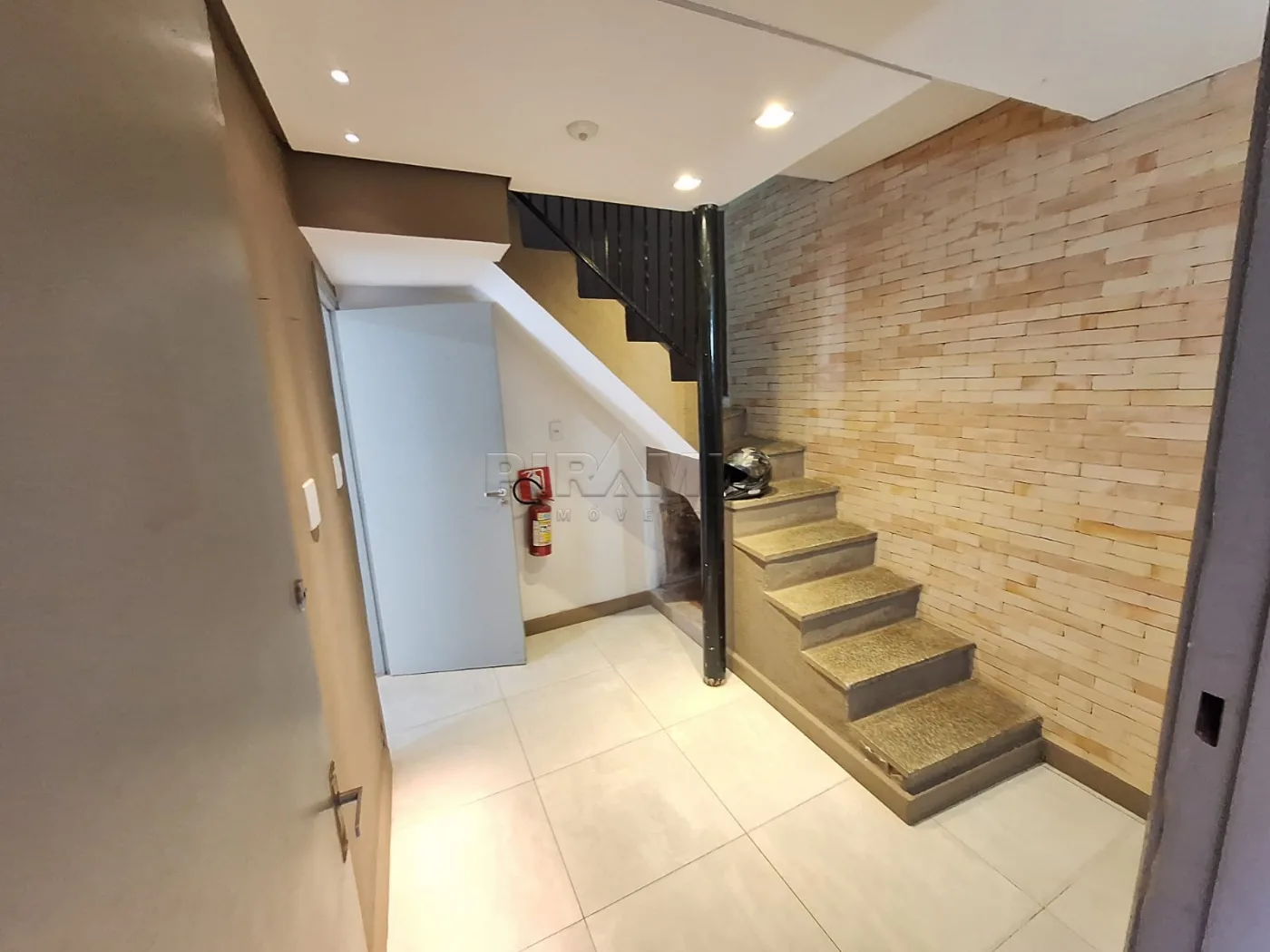 Alugar Comercial / Casa em Ribeir&atilde;o Preto R$ 2.000,00 - Foto 8