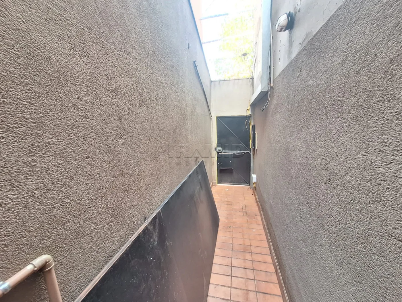 Alugar Comercial / Casa em Ribeir&atilde;o Preto R$ 2.000,00 - Foto 9