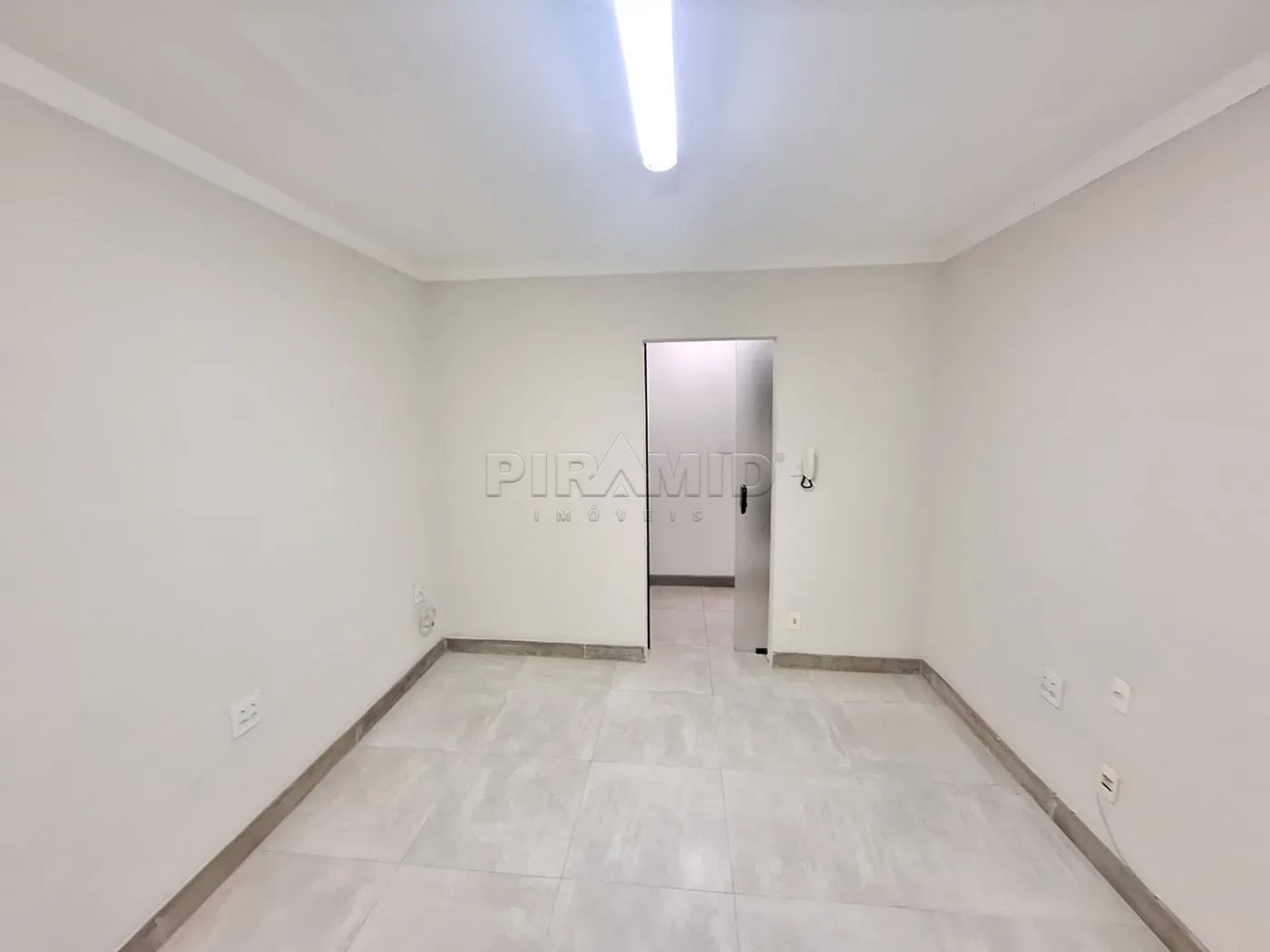Alugar Comercial / Casa em Ribeir&atilde;o Preto R$ 2.000,00 - Foto 13