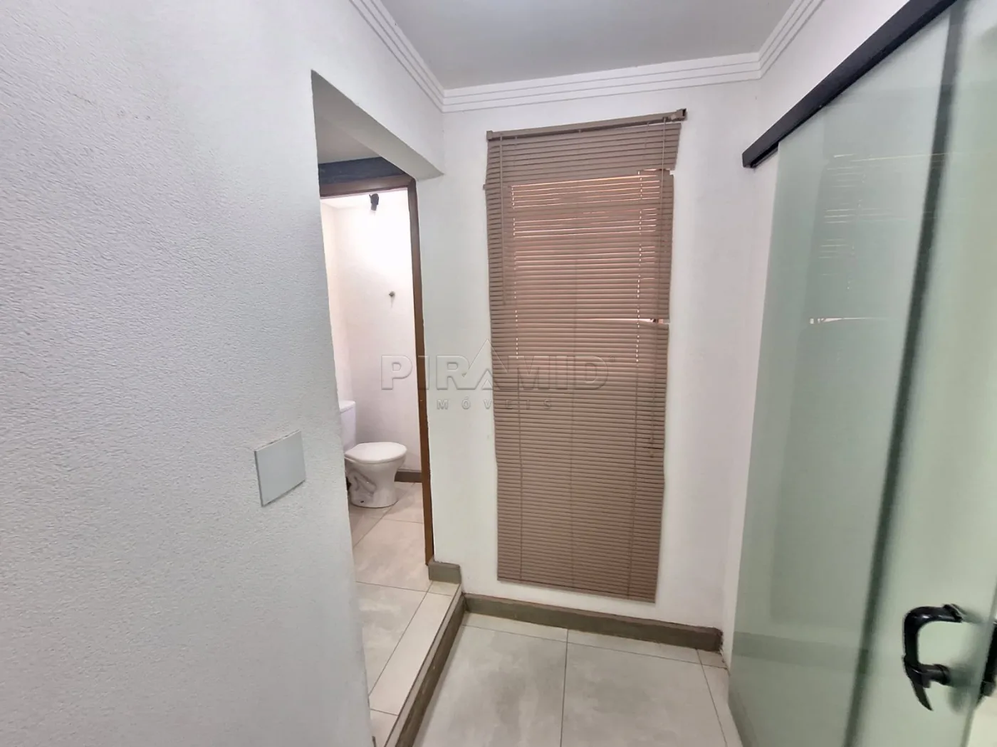 Alugar Comercial / Casa em Ribeir&atilde;o Preto R$ 2.000,00 - Foto 15