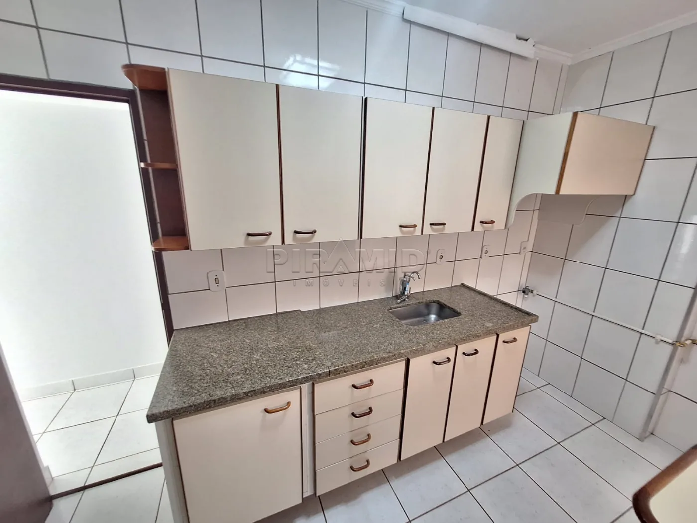 Alugar Apartamento / Padr&atilde;o em Ribeir&atilde;o Preto R$ 2.000,00 - Foto 14