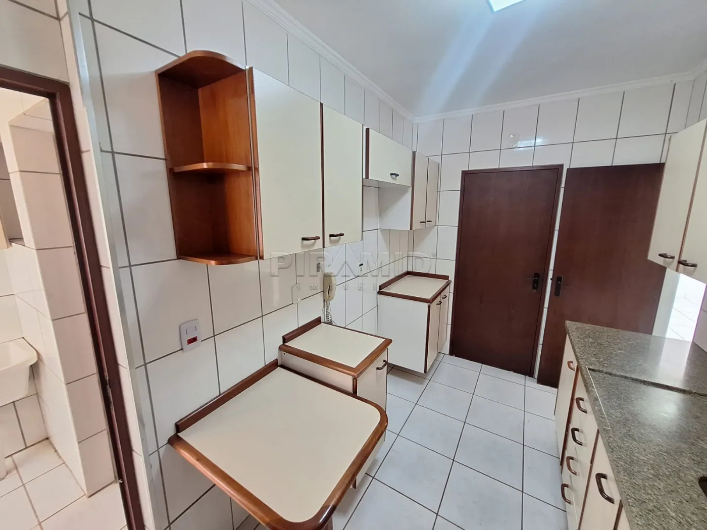 Alugar Apartamento / Padr&atilde;o em Ribeir&atilde;o Preto R$ 2.000,00 - Foto 15