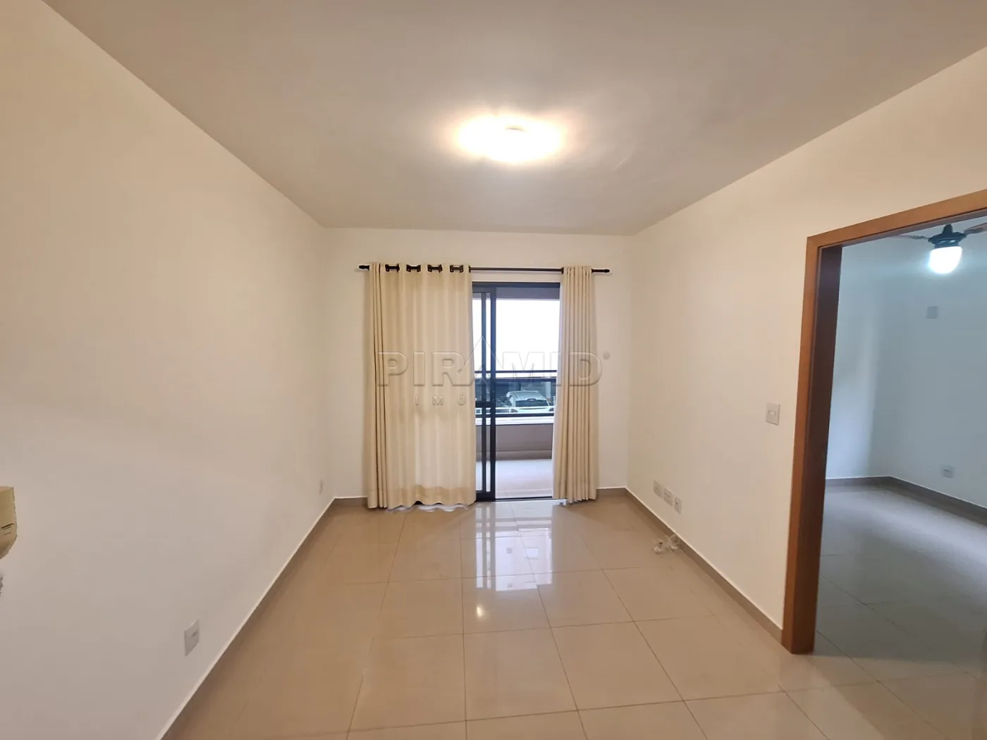 Alugar Apartamento / Padr&atilde;o em Ribeir&atilde;o Preto R$ 1.600,00 - Foto 1