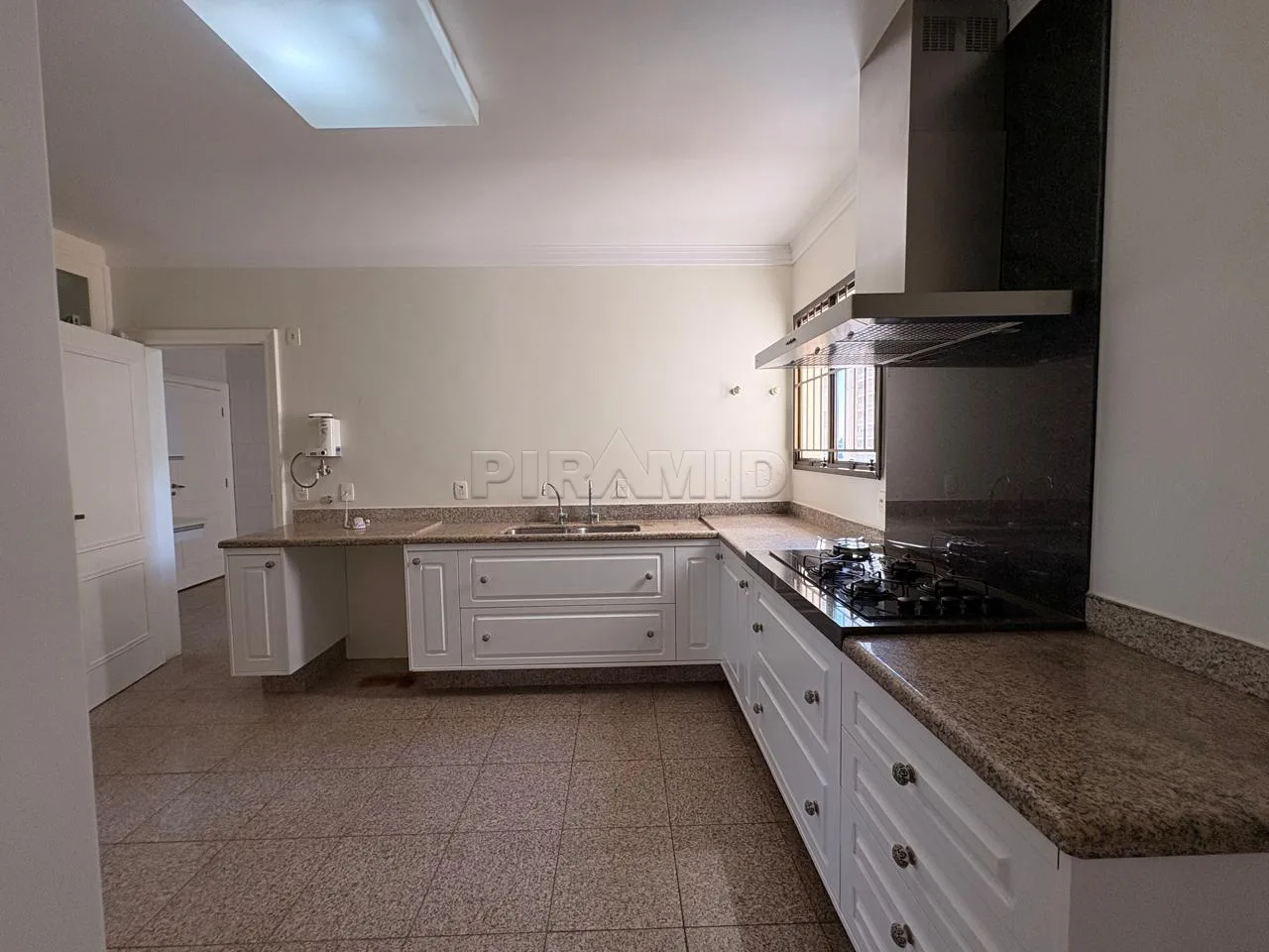 Alugar Apartamento / Padr&atilde;o em Ribeir&atilde;o Preto R$ 7.900,00 - Foto 16
