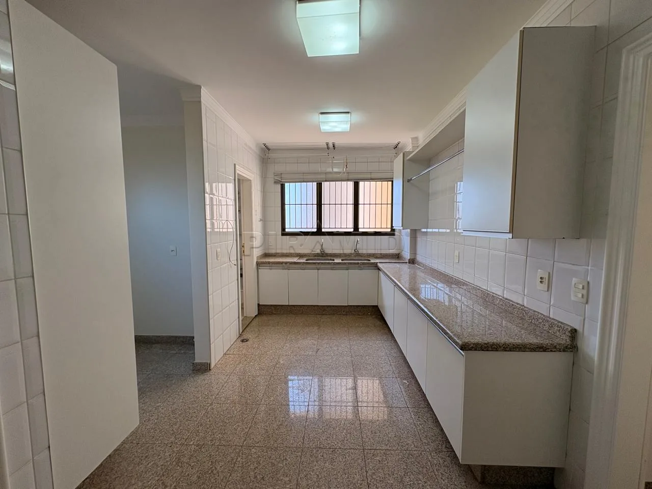 Alugar Apartamento / Padr&atilde;o em Ribeir&atilde;o Preto R$ 7.900,00 - Foto 17