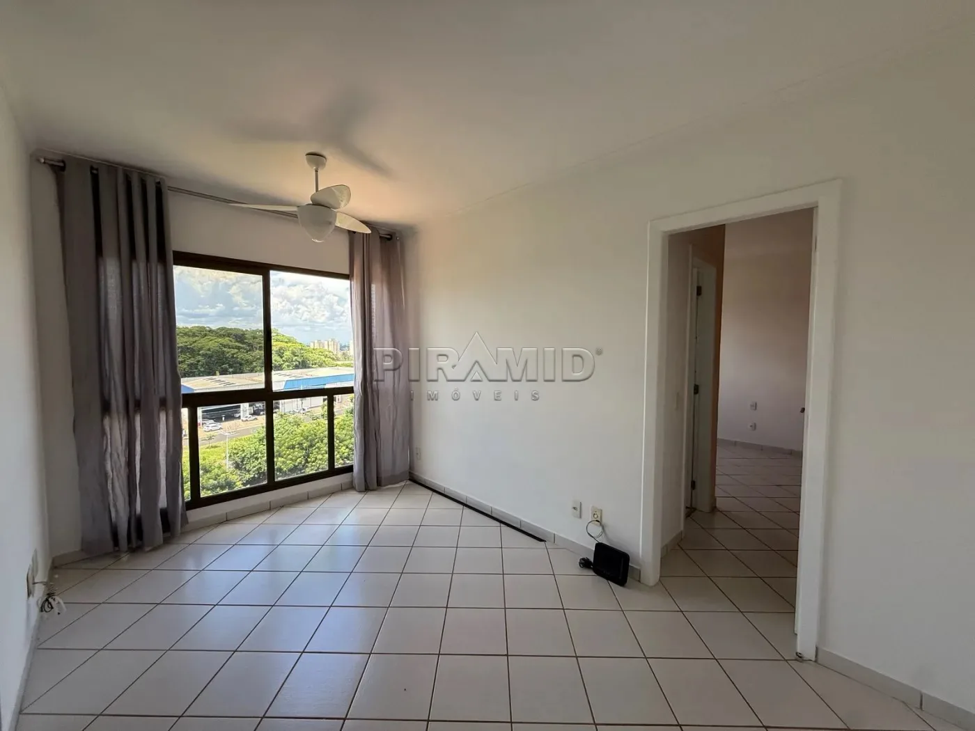 Alugar Apartamento / Padr&atilde;o em Ribeir&atilde;o Preto R$ 1.390,00 - Foto 2