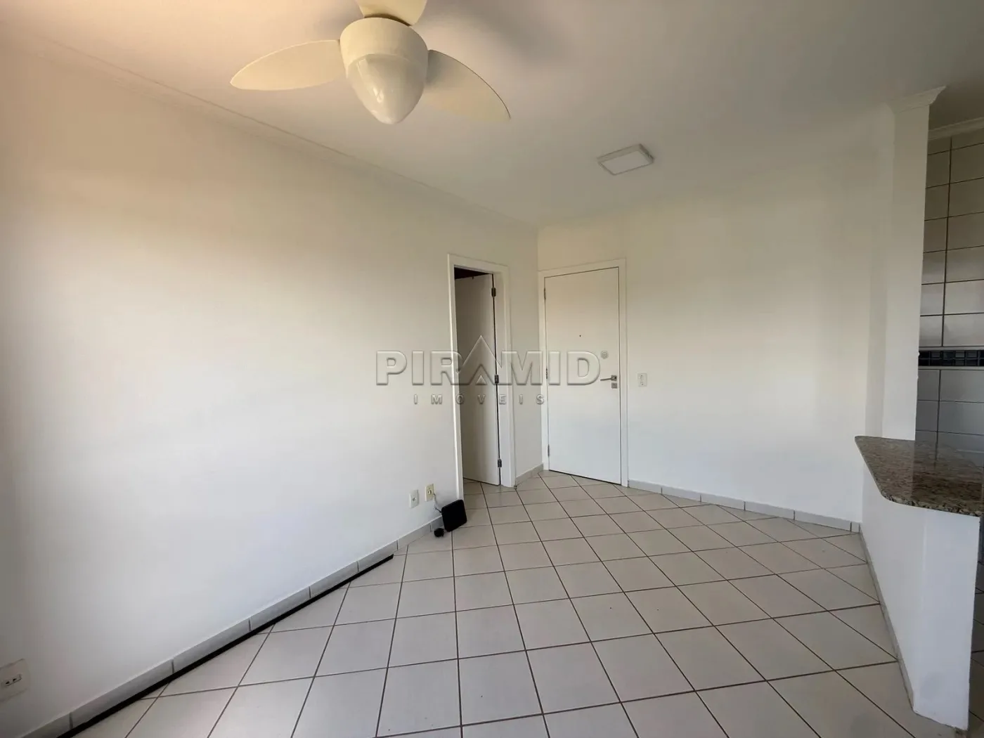 Alugar Apartamento / Padr&atilde;o em Ribeir&atilde;o Preto R$ 1.390,00 - Foto 4