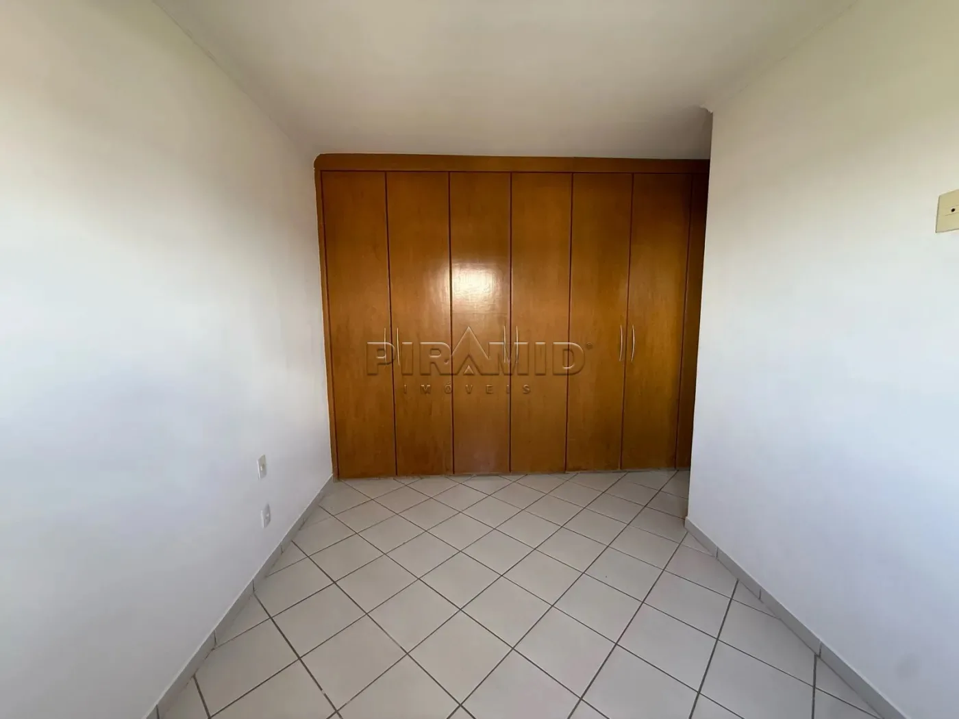 Alugar Apartamento / Padr&atilde;o em Ribeir&atilde;o Preto R$ 1.390,00 - Foto 14