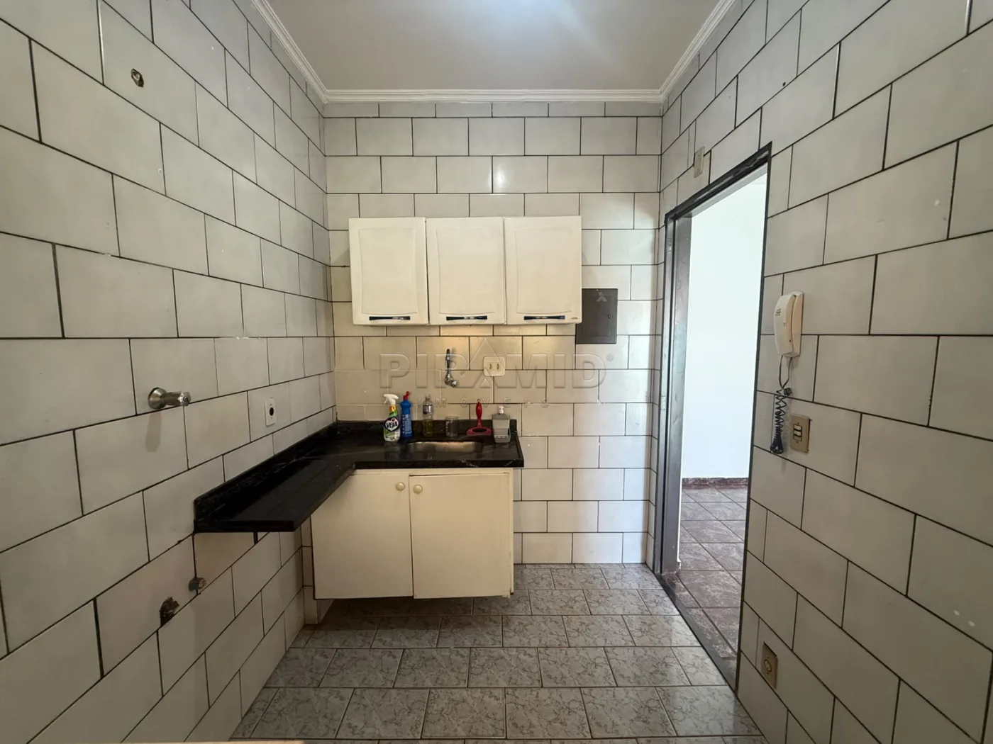 Alugar Apartamento / Padr&atilde;o em Ribeir&atilde;o Preto R$ 1.100,00 - Foto 6