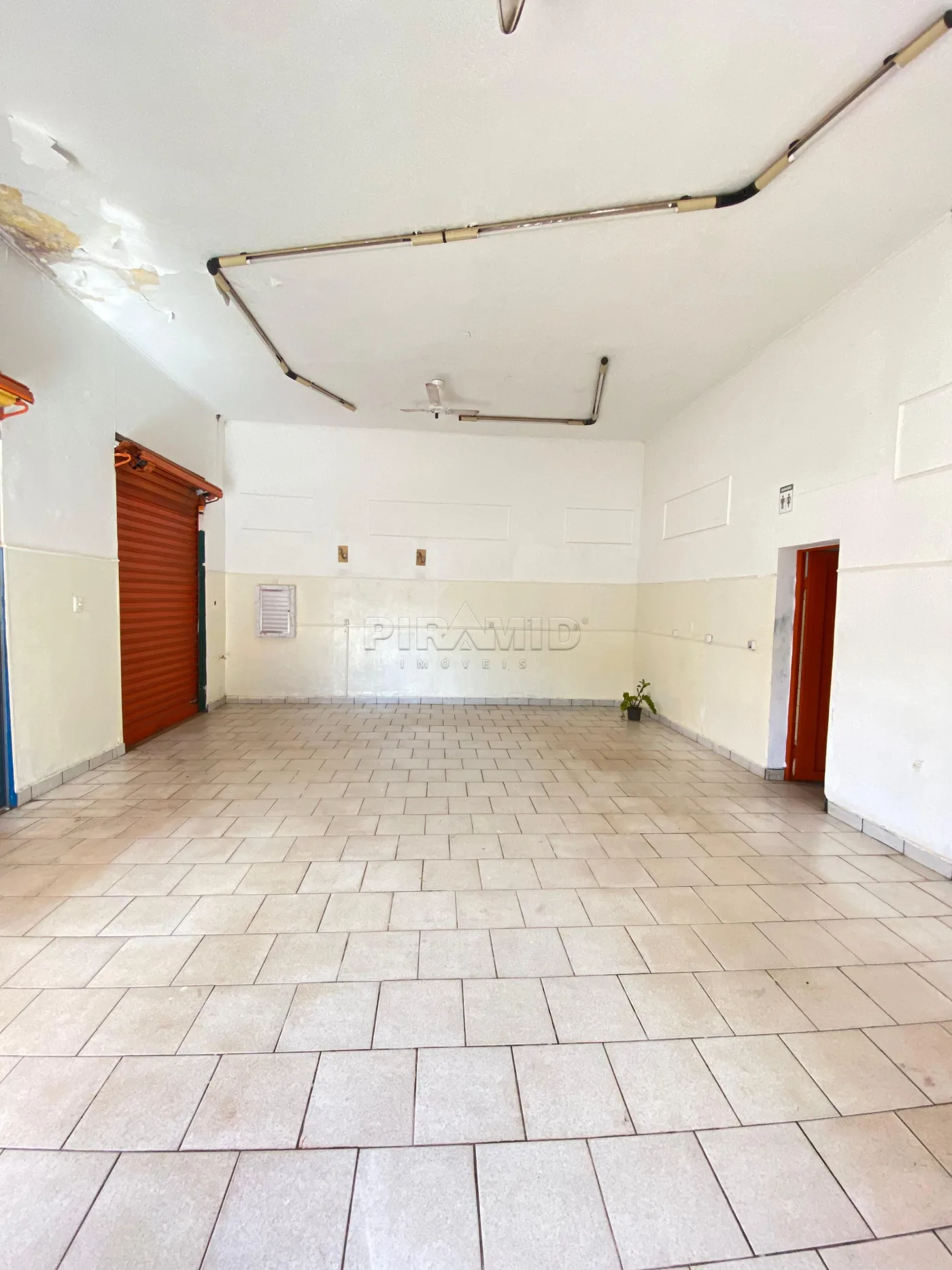 Alugar Comercial / Sal&atilde;o em Ribeir&atilde;o Preto R$ 2.000,00 - Foto 3