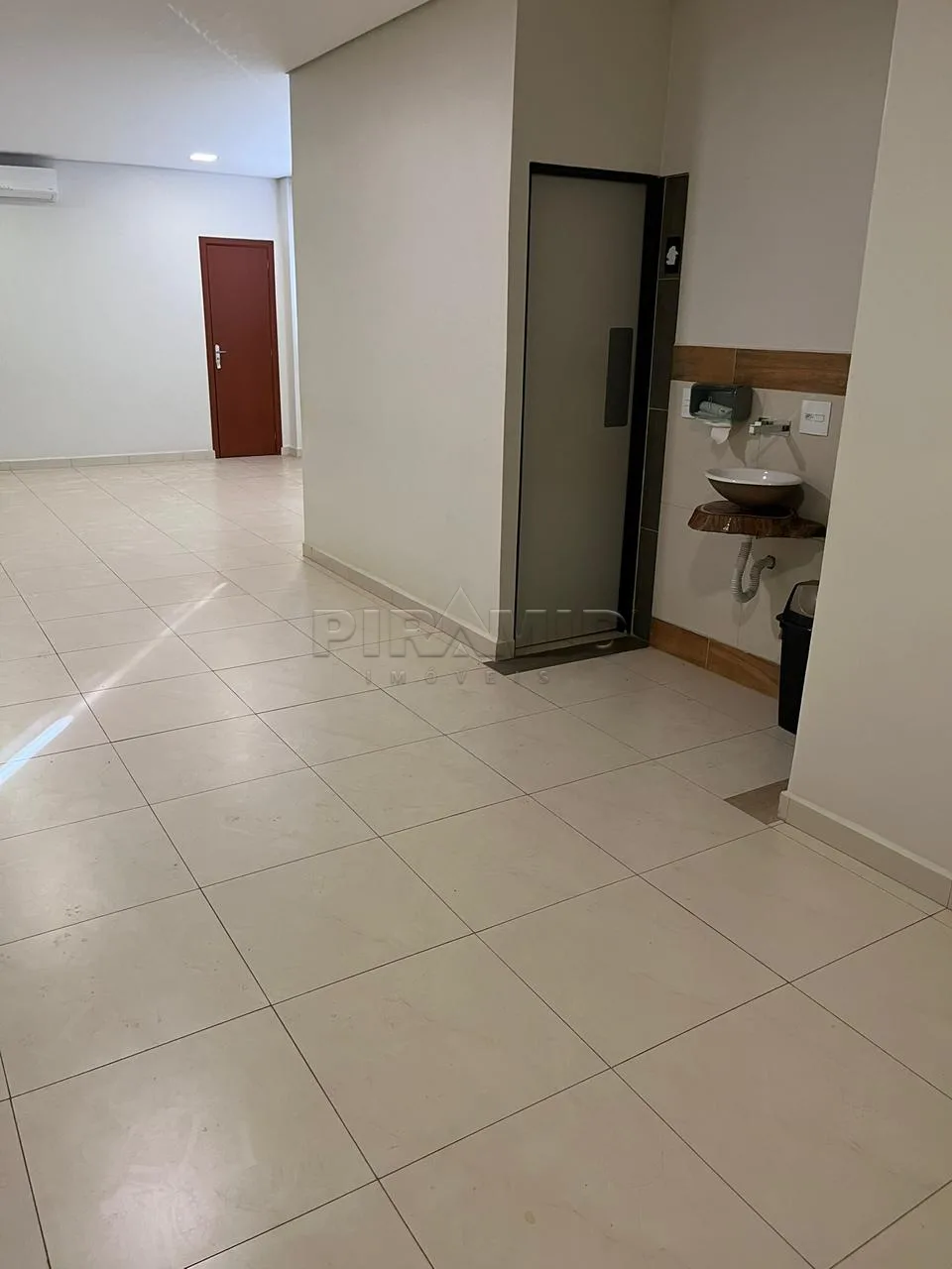 Alugar Comercial / Ponto Comercial em Ribeir&atilde;o Preto R$ 9.000,00 - Foto 9
