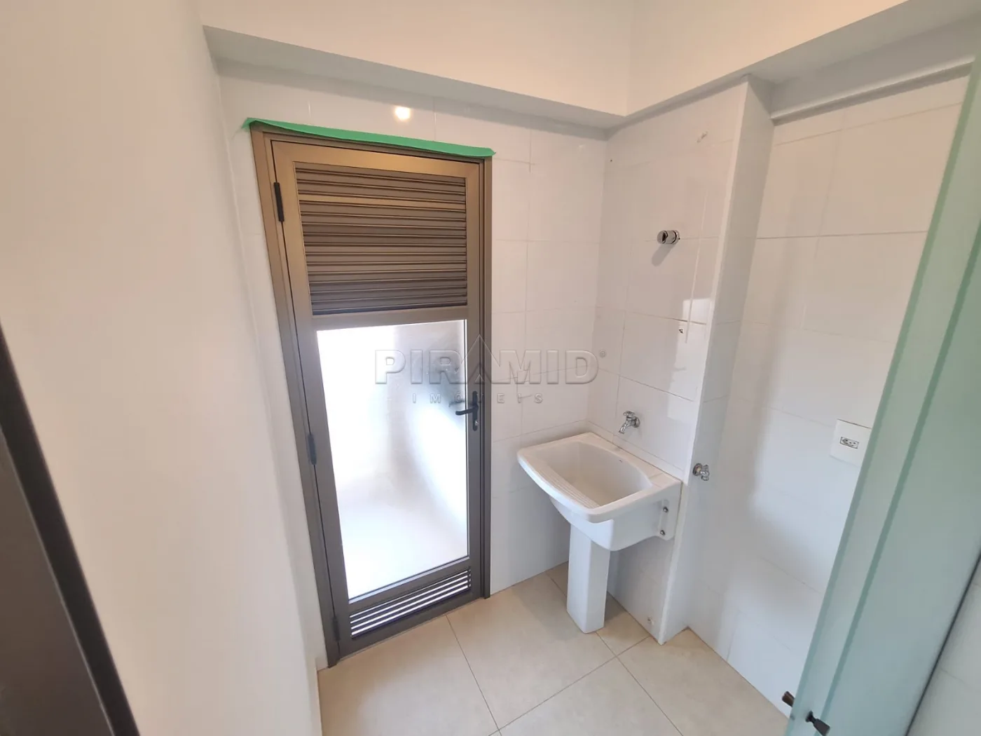 Alugar Apartamento / Padr&atilde;o em Ribeir&atilde;o Preto R$ 2.200,00 - Foto 11