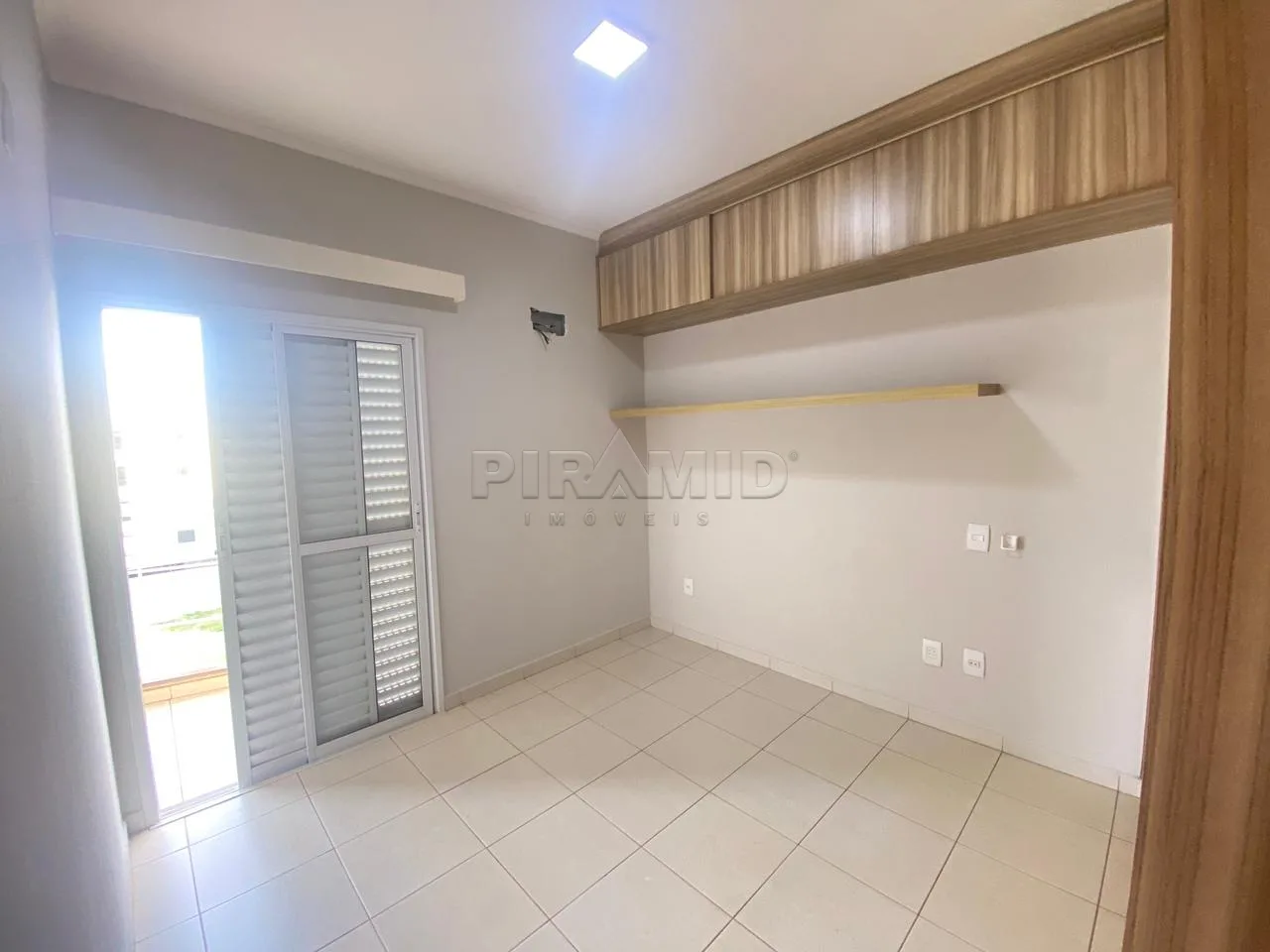 Alugar Apartamento / Padr&atilde;o em Ribeir&atilde;o Preto R$ 900,00 - Foto 11