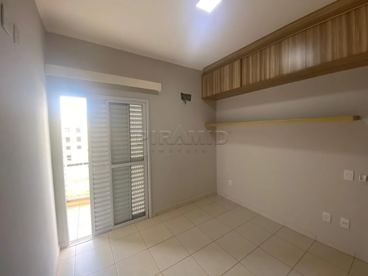 Alugar Apartamento / Padr&atilde;o em Ribeir&atilde;o Preto R$ 900,00 - Foto 14