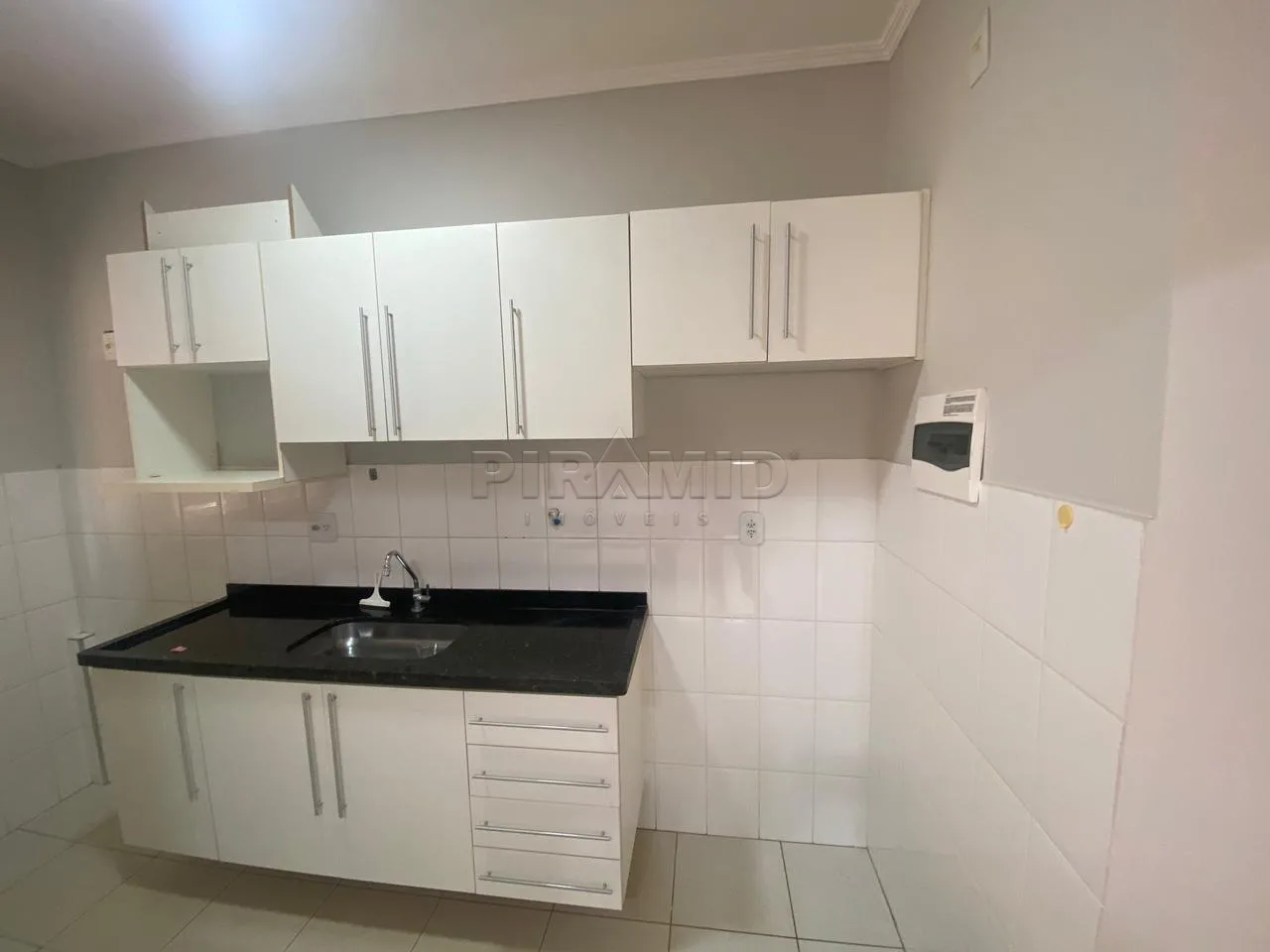 Alugar Apartamento / Padr&atilde;o em Ribeir&atilde;o Preto R$ 900,00 - Foto 7