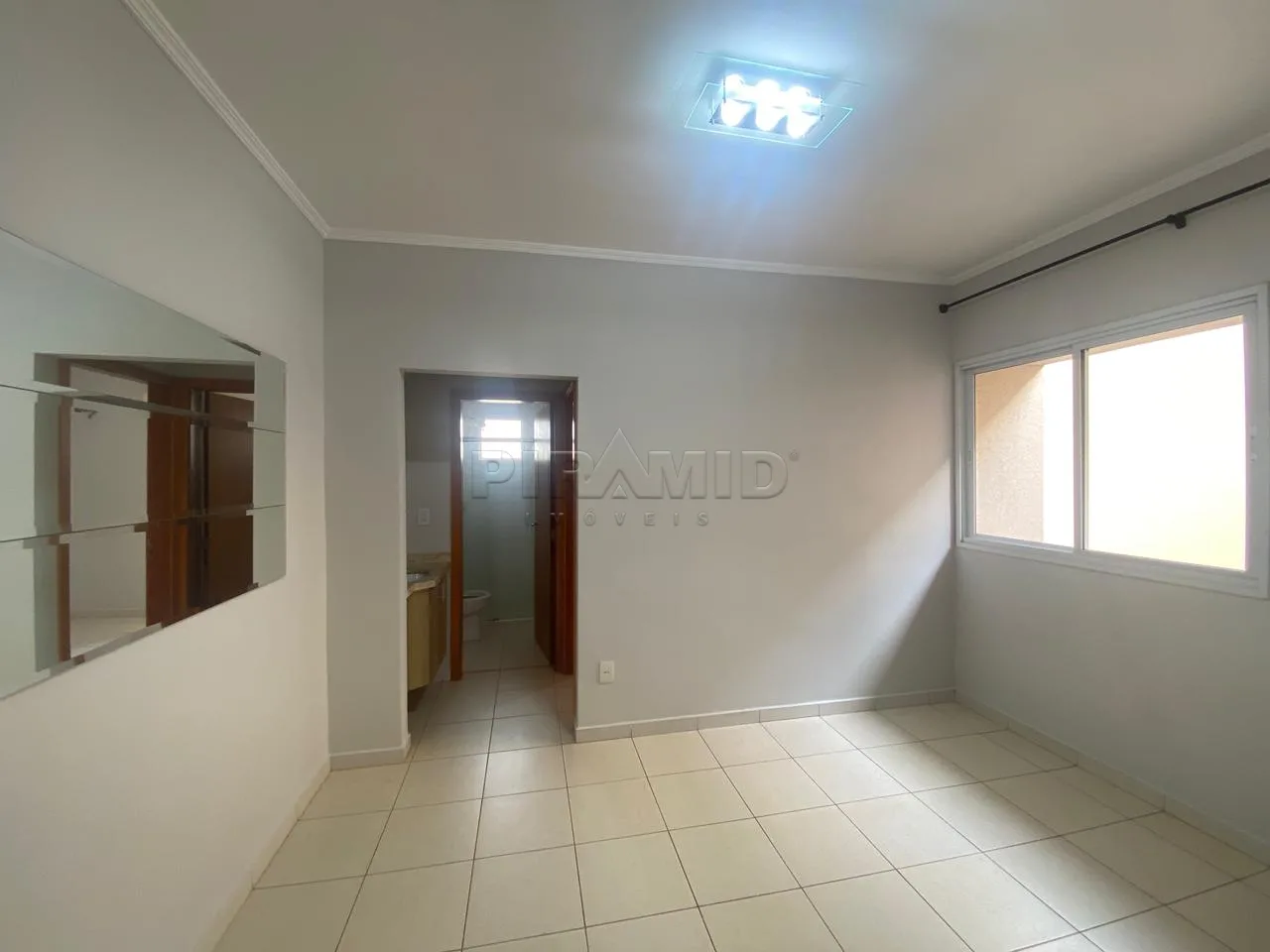 Alugar Apartamento / Padr&atilde;o em Ribeir&atilde;o Preto R$ 900,00 - Foto 1