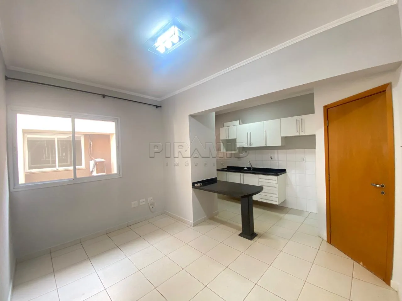 Alugar Apartamento / Padr&atilde;o em Ribeir&atilde;o Preto R$ 900,00 - Foto 2