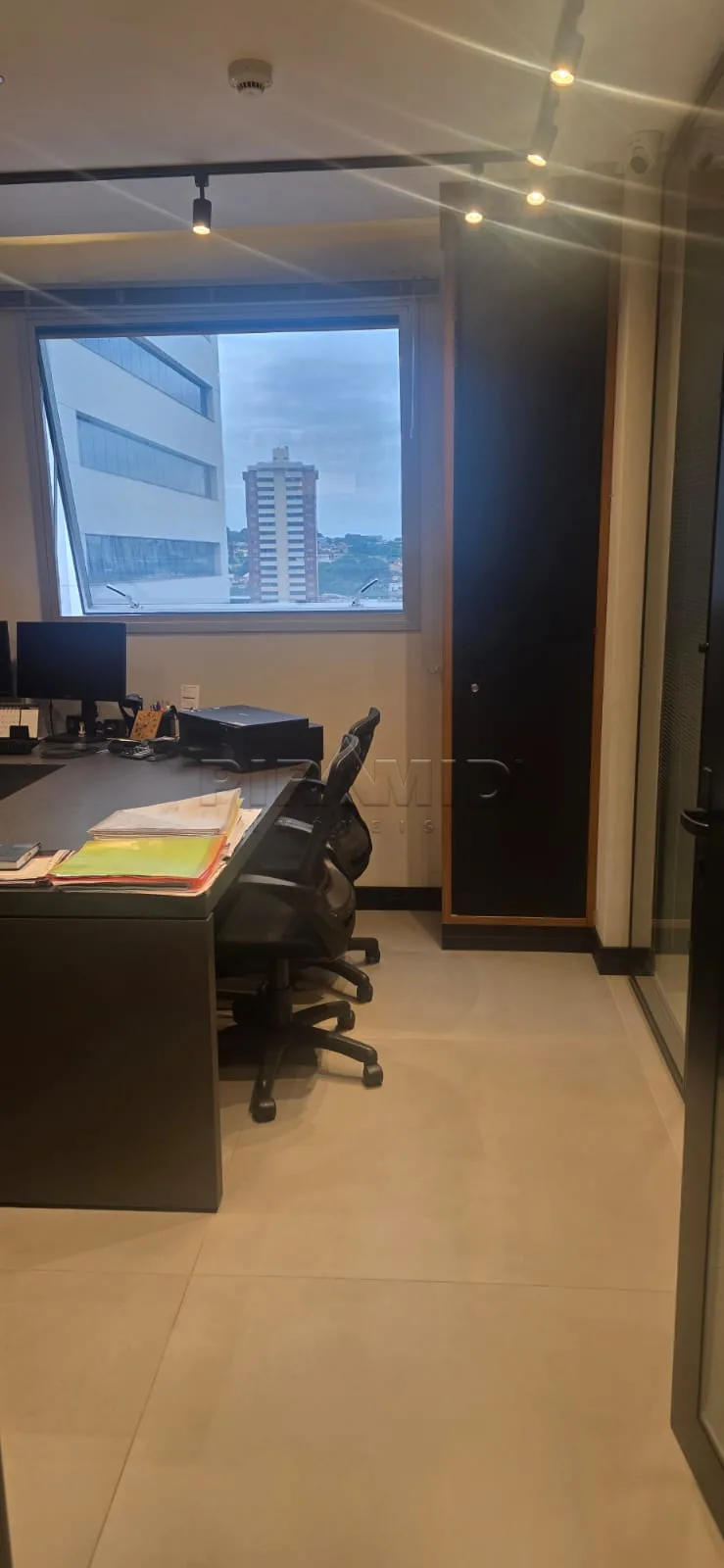 Alugar Comercial / Sala em Ribeir&atilde;o Preto R$ 4.000,00 - Foto 4