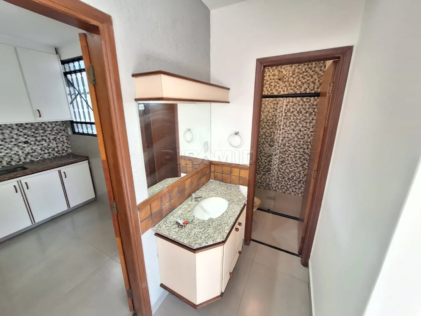 Alugar Apartamento / Padr&atilde;o em Ribeir&atilde;o Preto R$ 1.500,00 - Foto 3