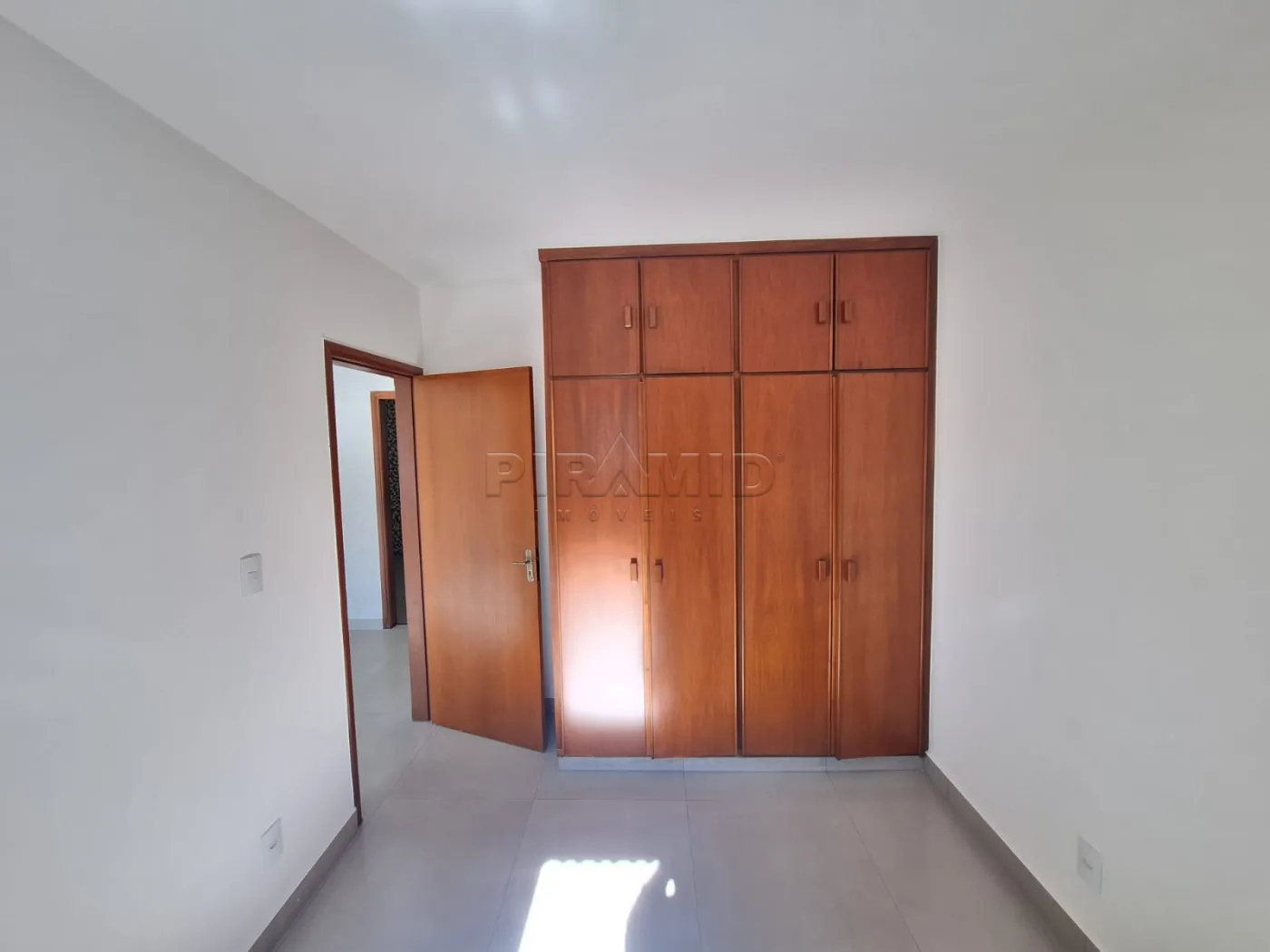 Alugar Apartamento / Padr&atilde;o em Ribeir&atilde;o Preto R$ 1.500,00 - Foto 6