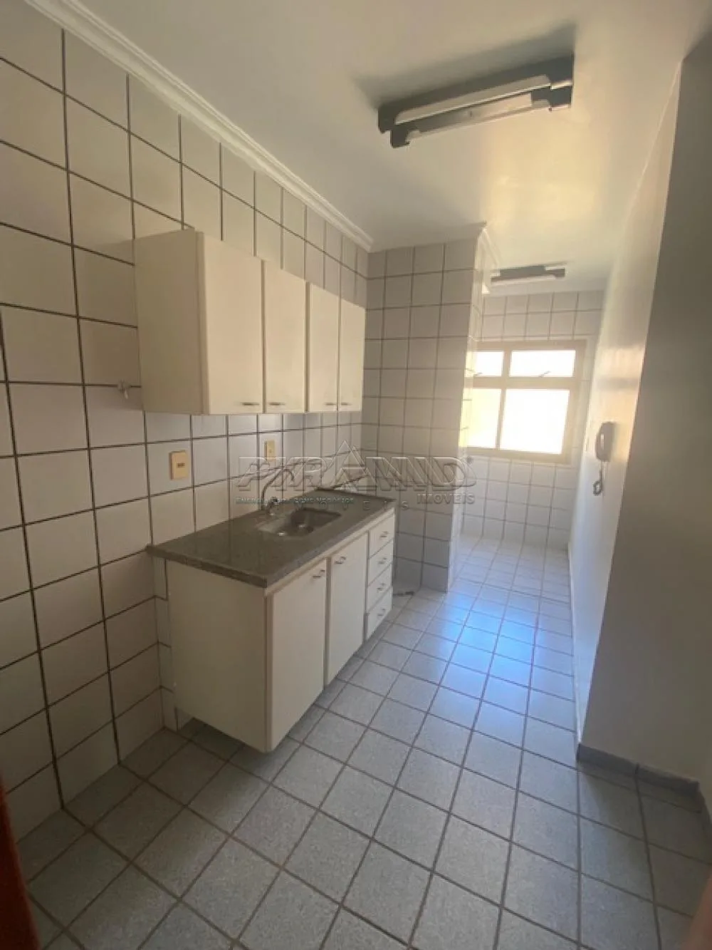 Alugar Apartamento / Padr&atilde;o em Ribeir&atilde;o Preto R$ 1.600,00 - Foto 4