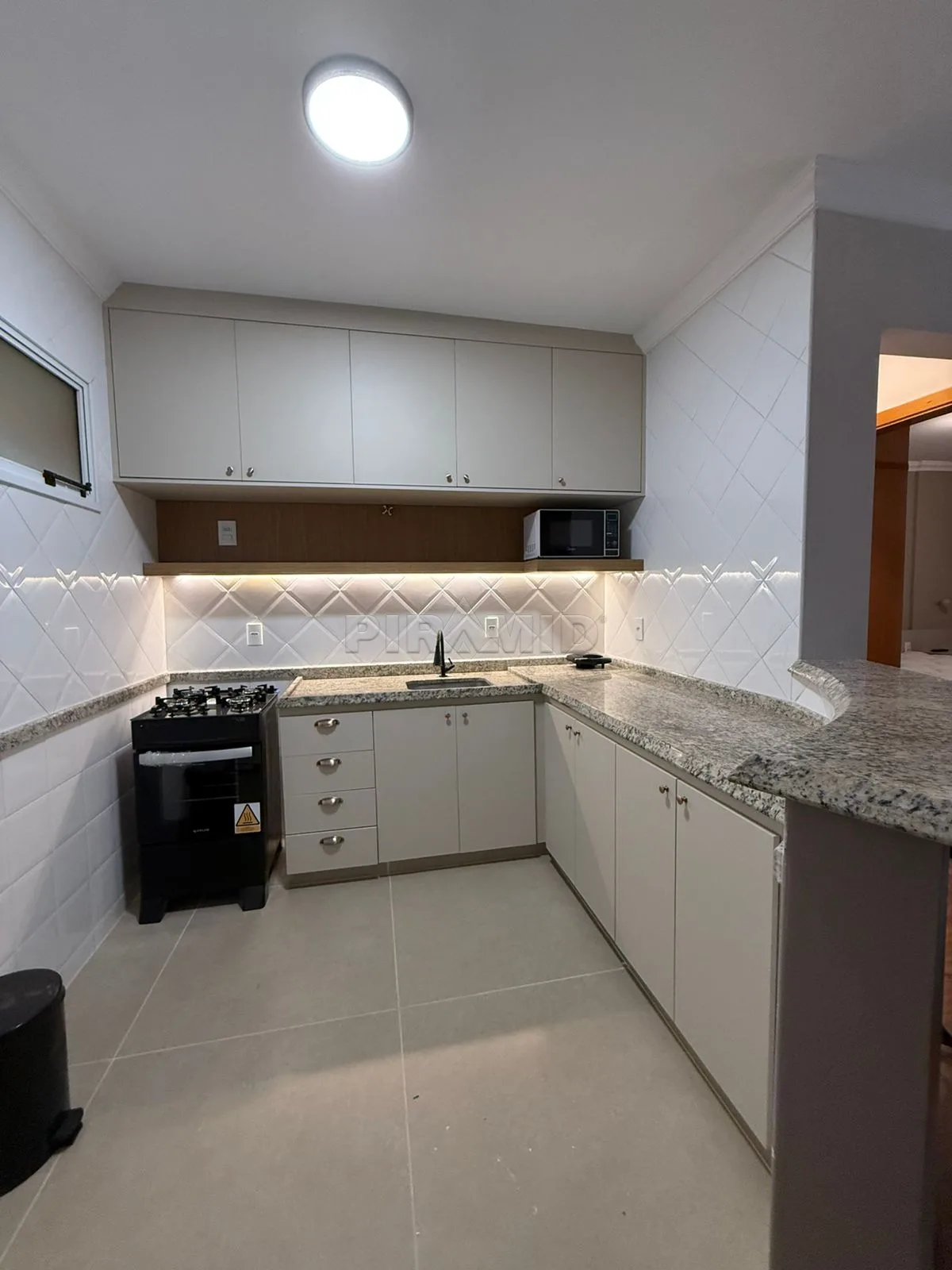 Alugar Apartamento / Padr&atilde;o em Ribeir&atilde;o Preto R$ 2.400,00 - Foto 9