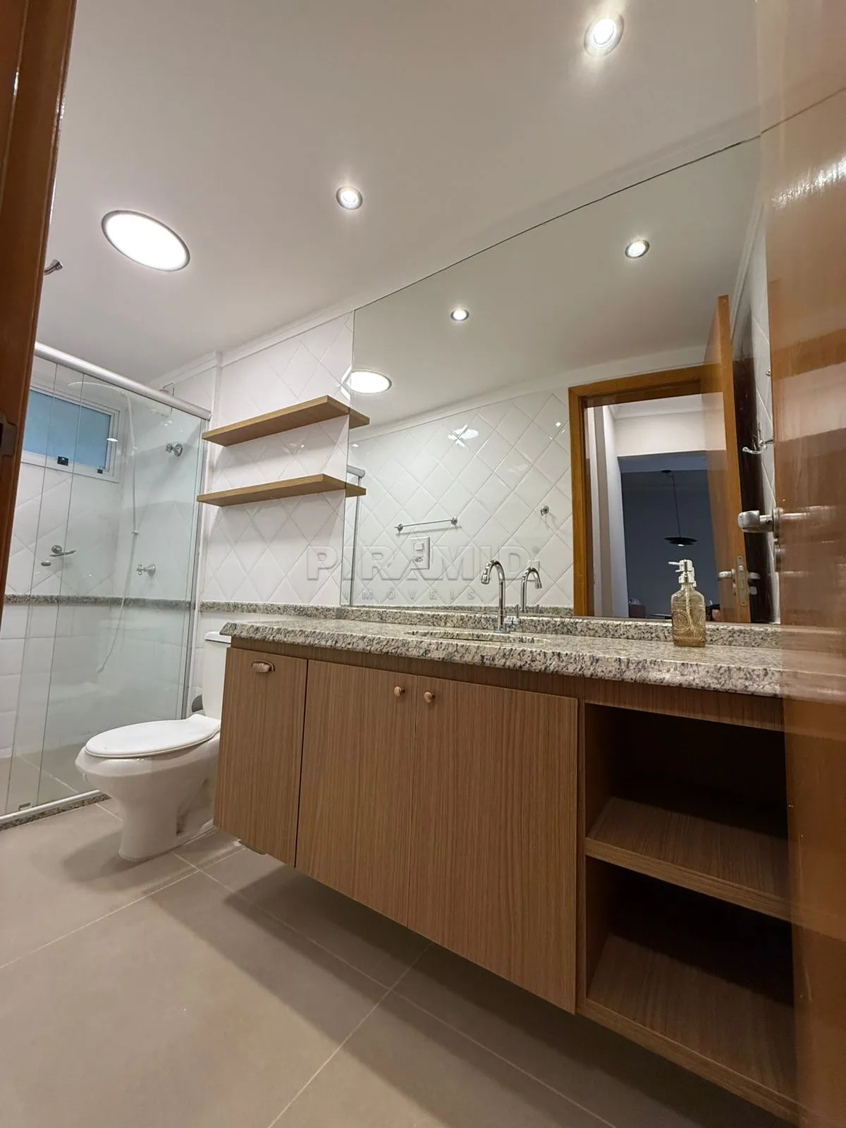 Alugar Apartamento / Padr&atilde;o em Ribeir&atilde;o Preto R$ 2.400,00 - Foto 16