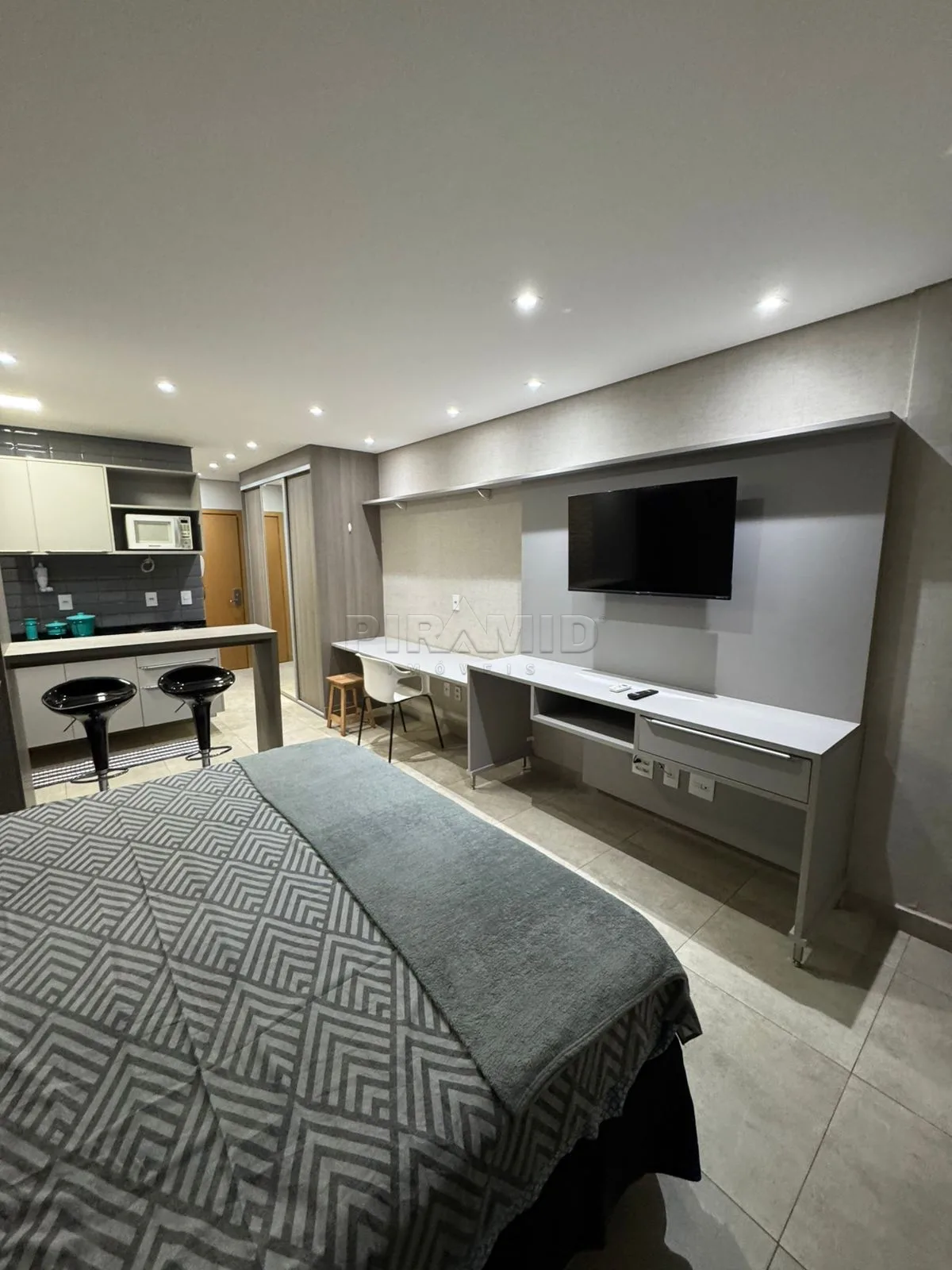 Alugar Apartamento / Flat em Ribeir&atilde;o Preto R$ 1.950,00 - Foto 1