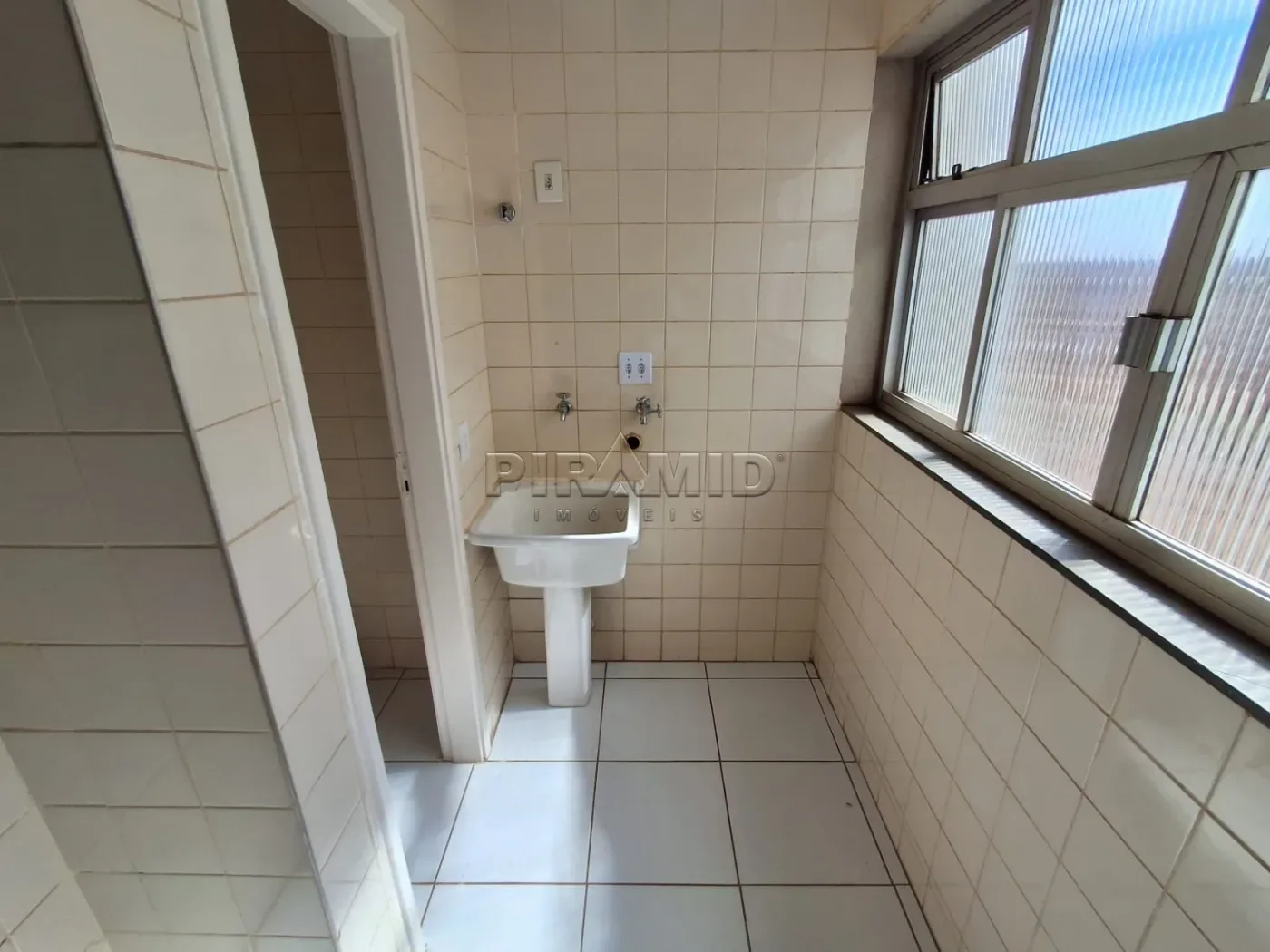 Alugar Apartamento / Padr&atilde;o em Ribeir&atilde;o Preto R$ 1.500,00 - Foto 15