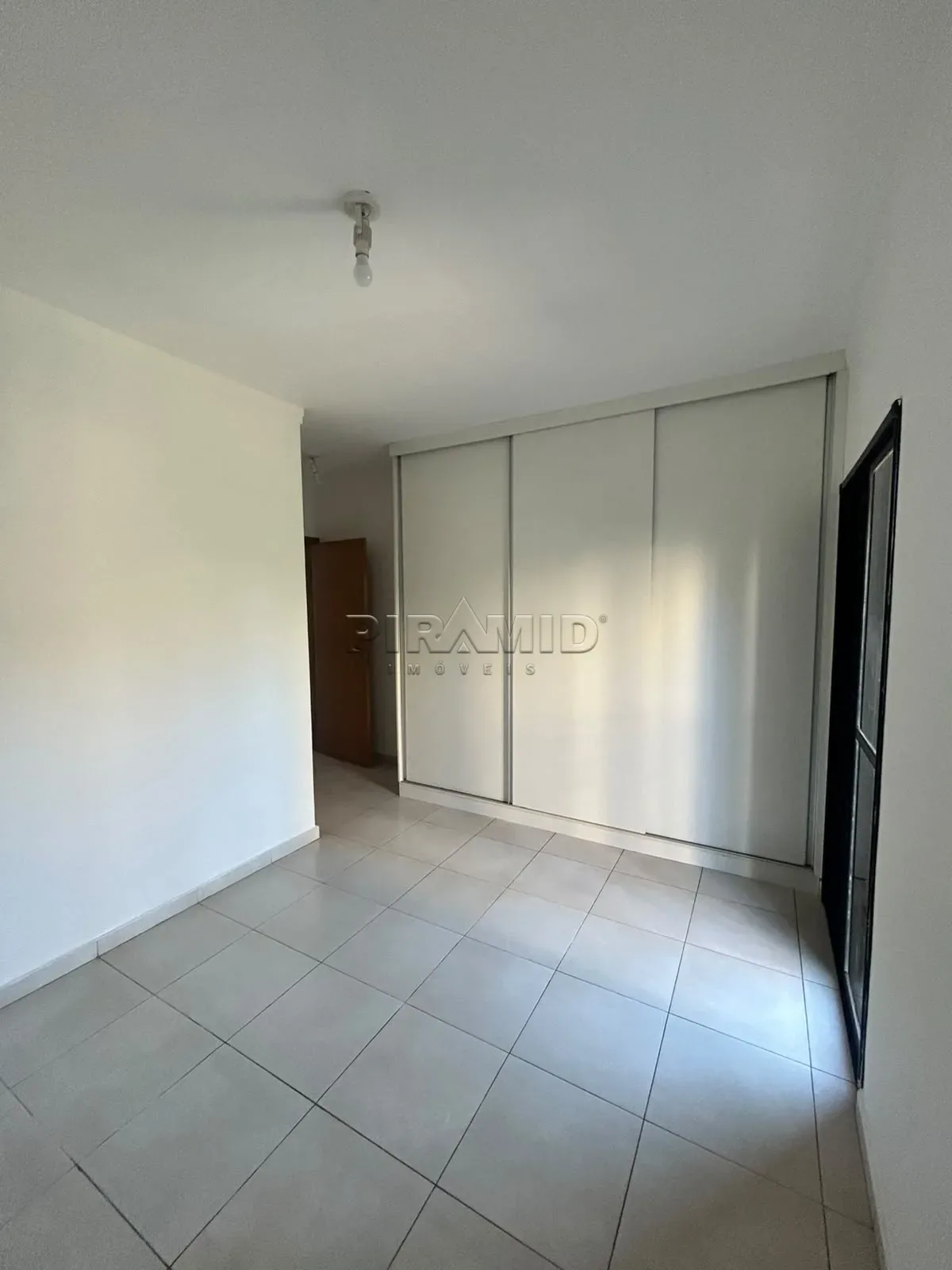 Alugar Apartamento / Padr&atilde;o em Ribeir&atilde;o Preto R$ 1.550,00 - Foto 1