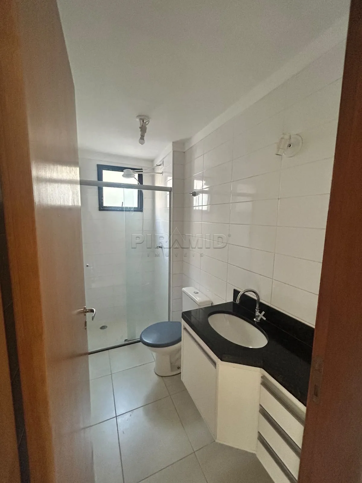 Alugar Apartamento / Padr&atilde;o em Ribeir&atilde;o Preto R$ 1.000,00 - Foto 10