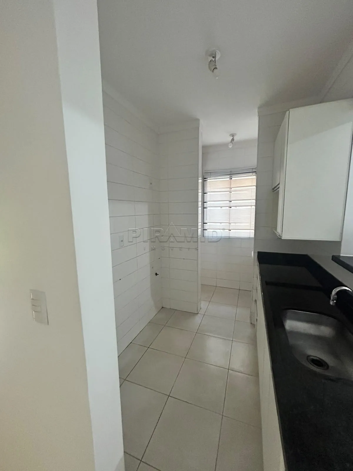 Alugar Apartamento / Padr&atilde;o em Ribeir&atilde;o Preto R$ 1.000,00 - Foto 13