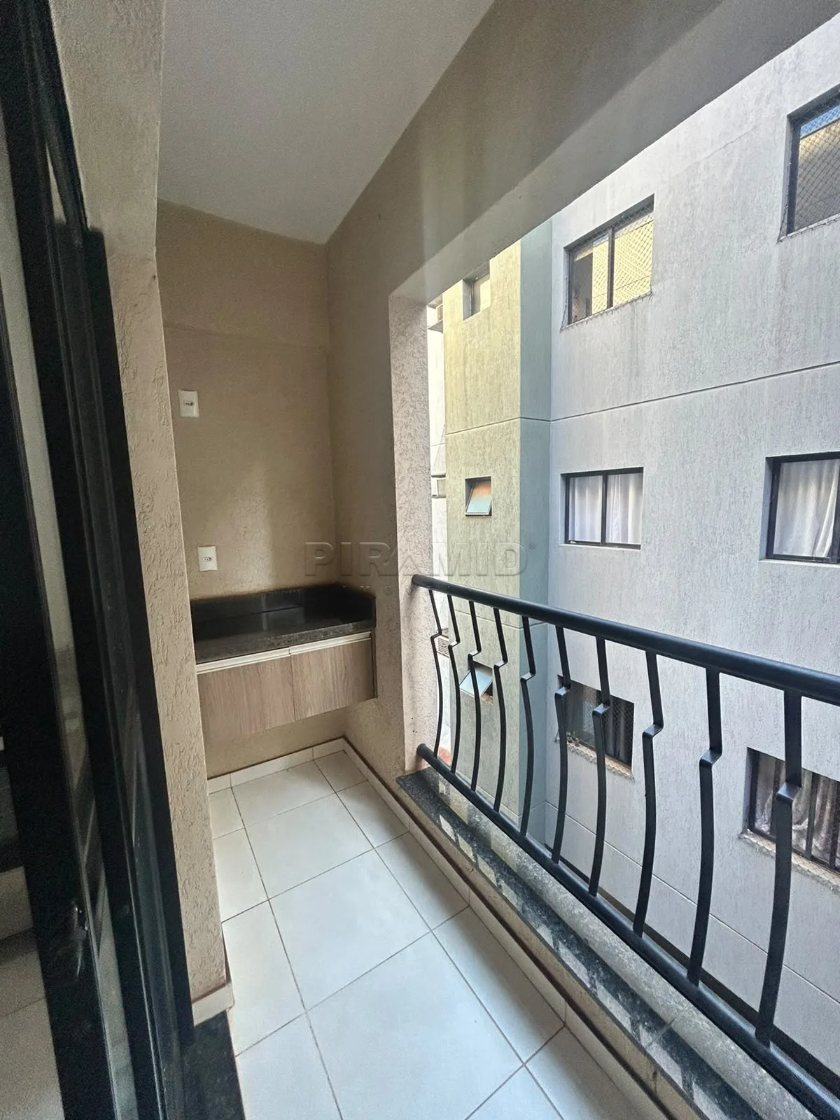Alugar Apartamento / Padr&atilde;o em Ribeir&atilde;o Preto R$ 1.000,00 - Foto 14