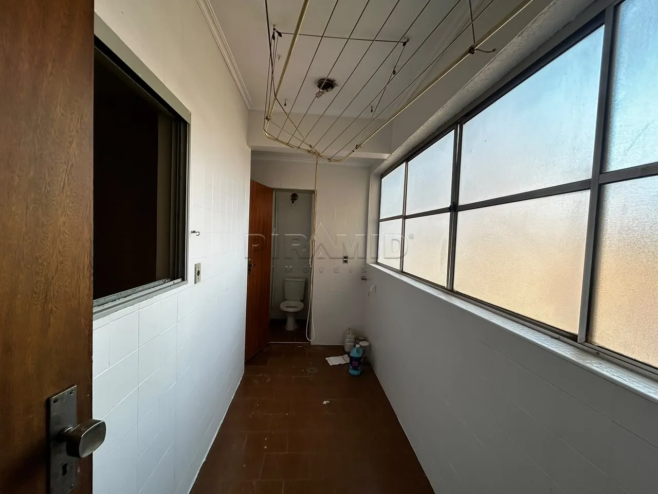 Alugar Apartamento / Padr&atilde;o em Ribeir&atilde;o Preto R$ 1.700,00 - Foto 1