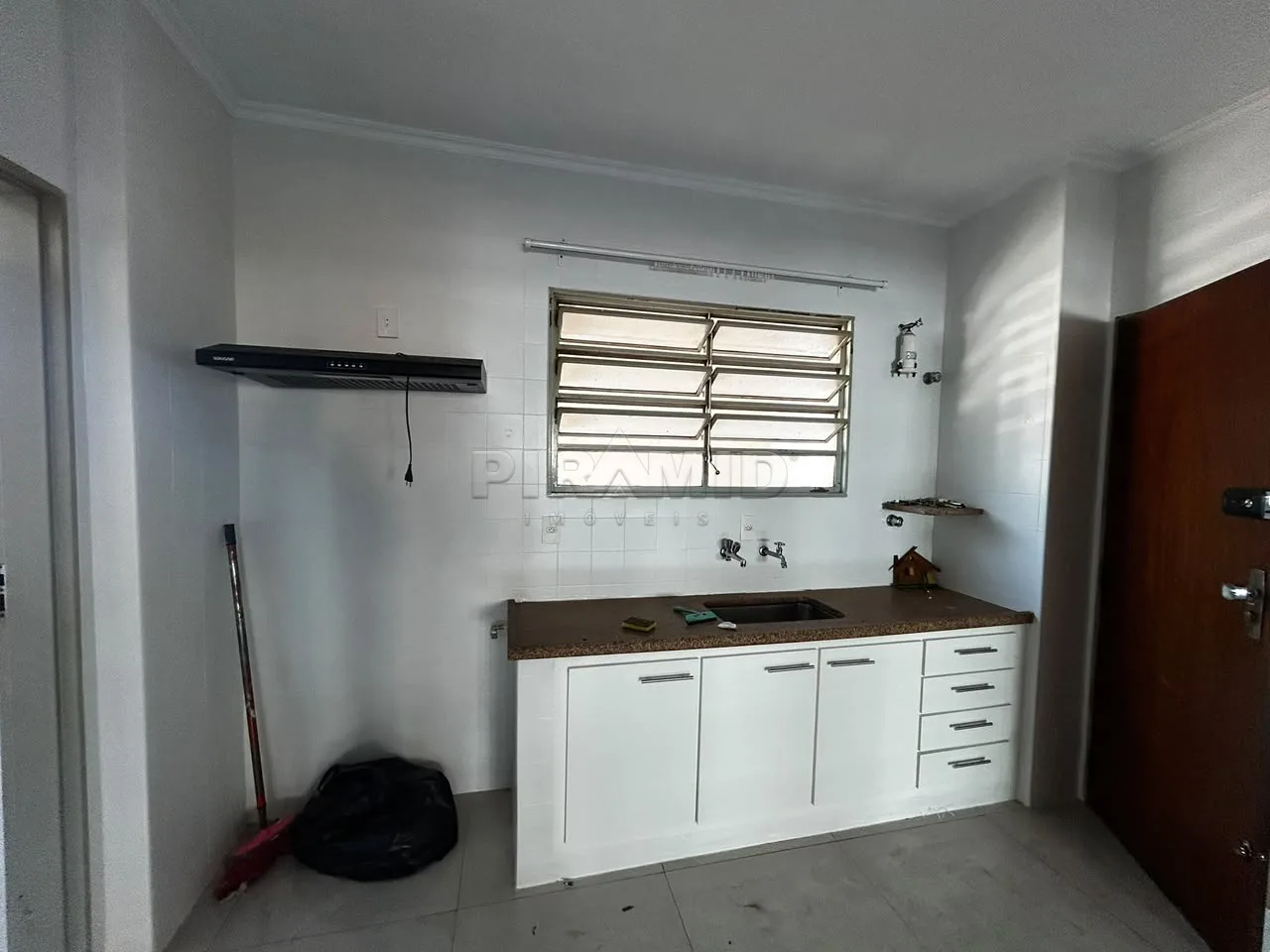 Alugar Apartamento / Padr&atilde;o em Ribeir&atilde;o Preto R$ 1.700,00 - Foto 11