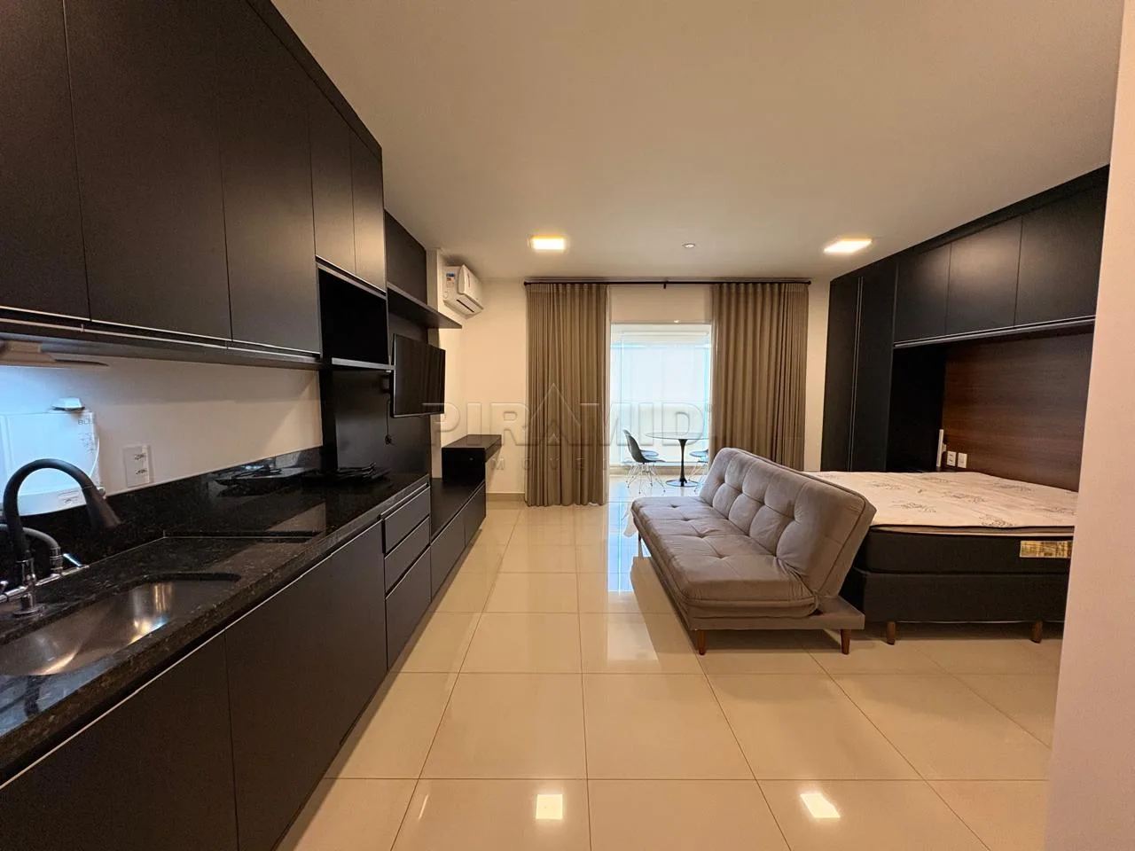 Alugar Apartamento / Padr&atilde;o em Ribeir&atilde;o Preto R$ 4.100,00 - Foto 2